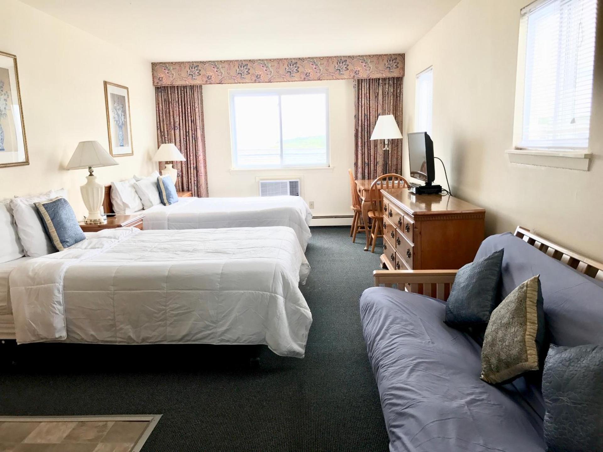 Ocean Surf Resort photo 77
