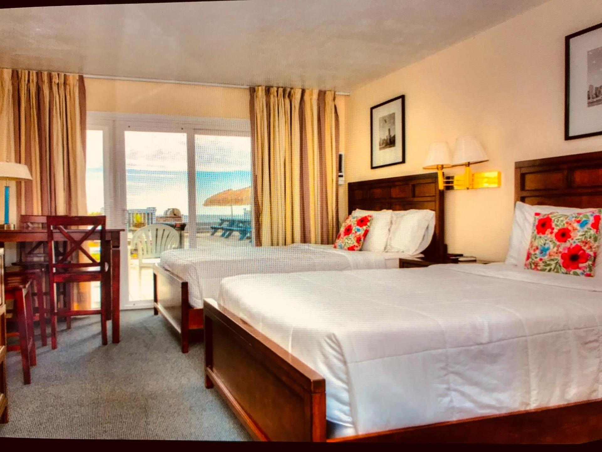 Ocean Surf Resort photo 36