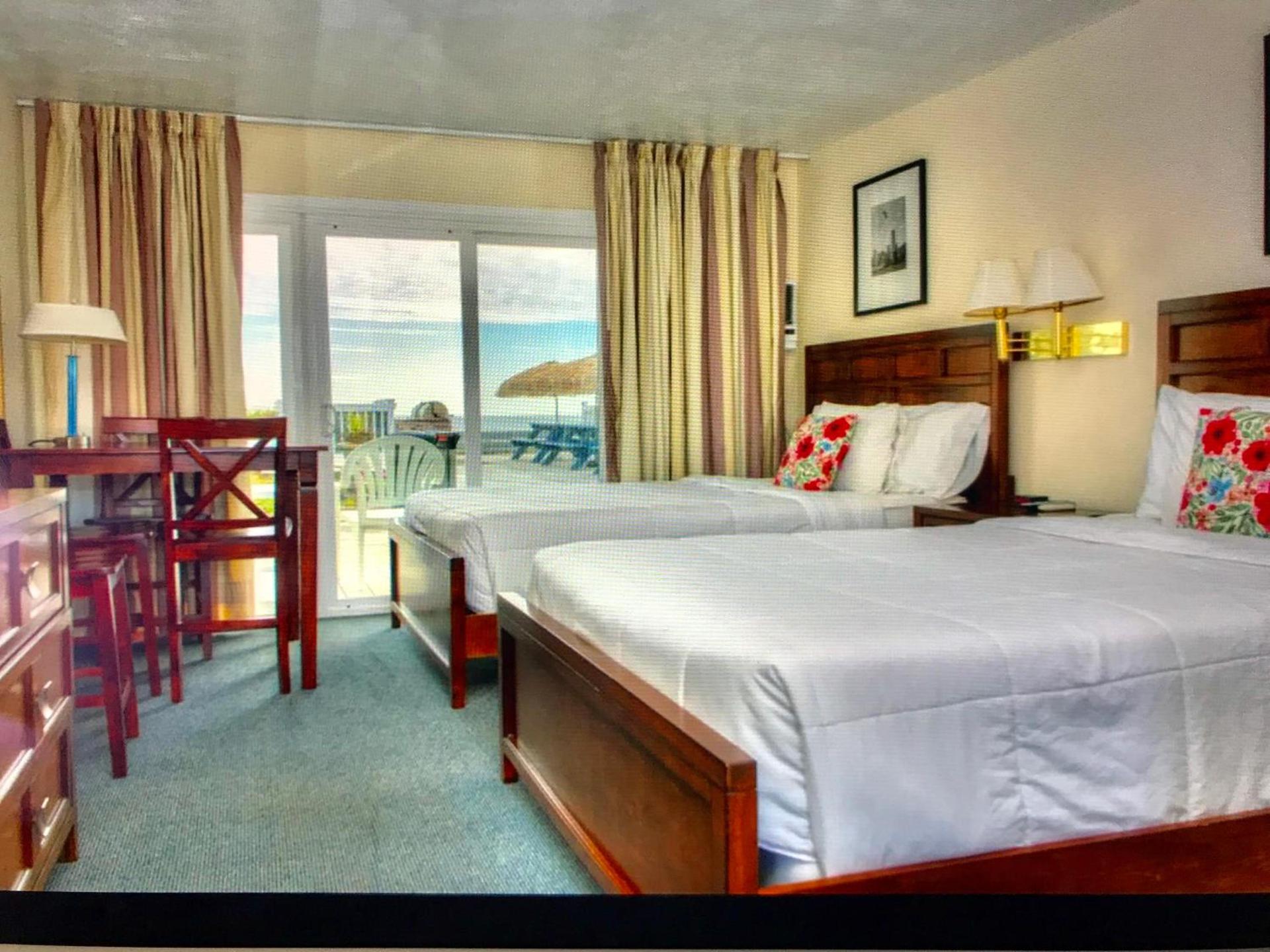 Ocean Surf Resort photo 37