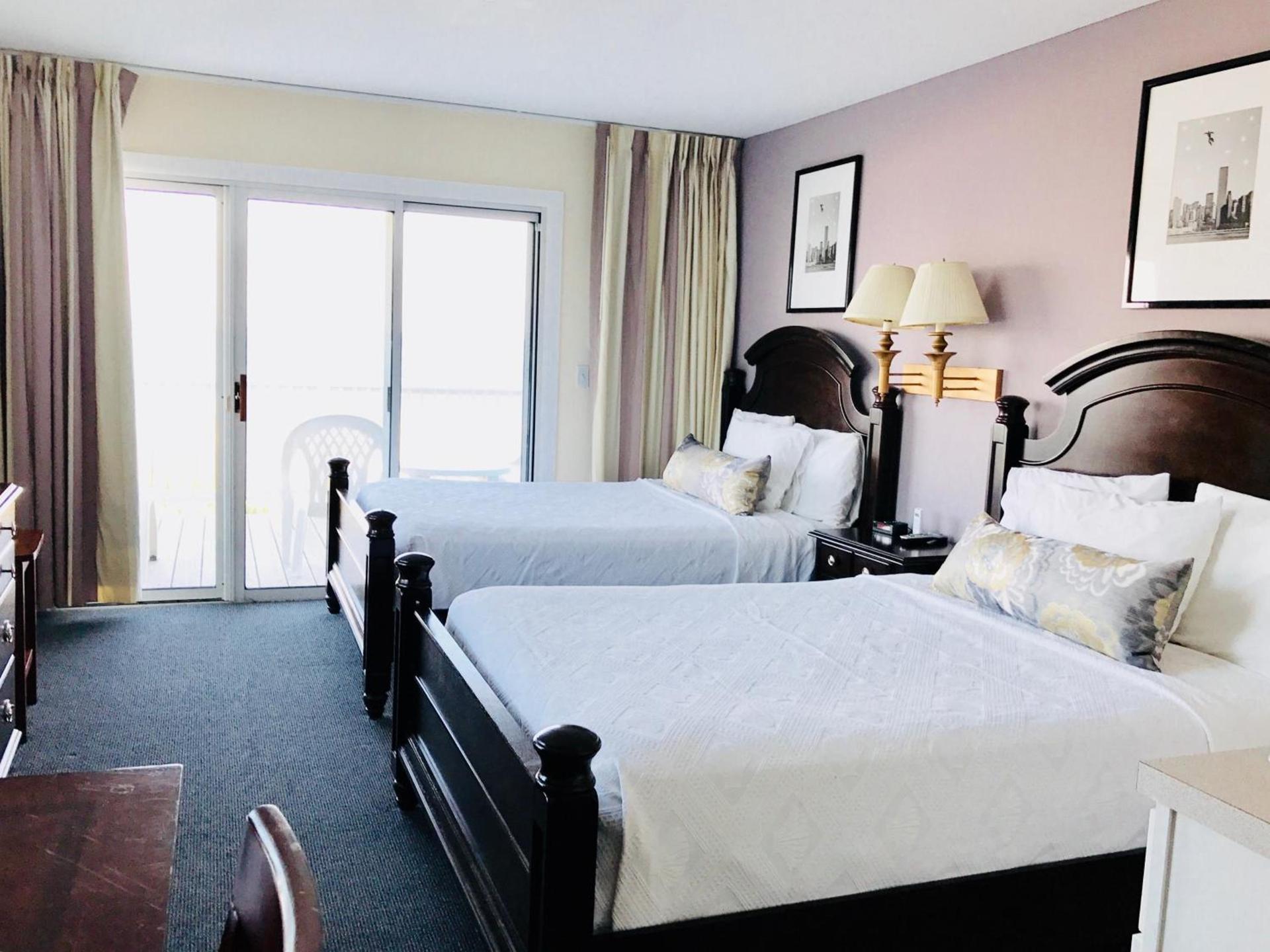 Ocean Surf Resort photo 34