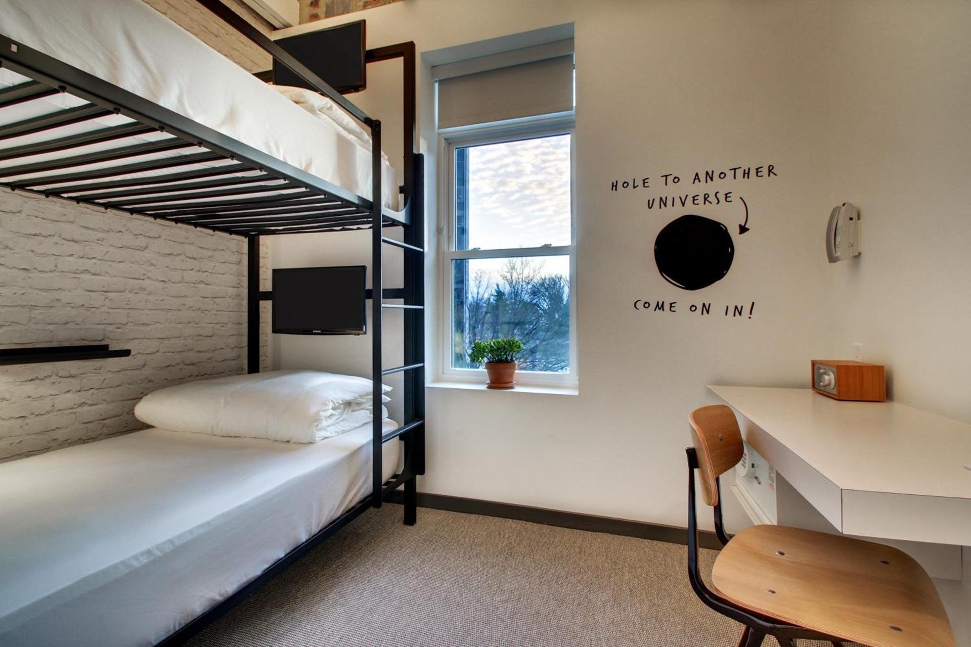 Hotel Hive photo 2