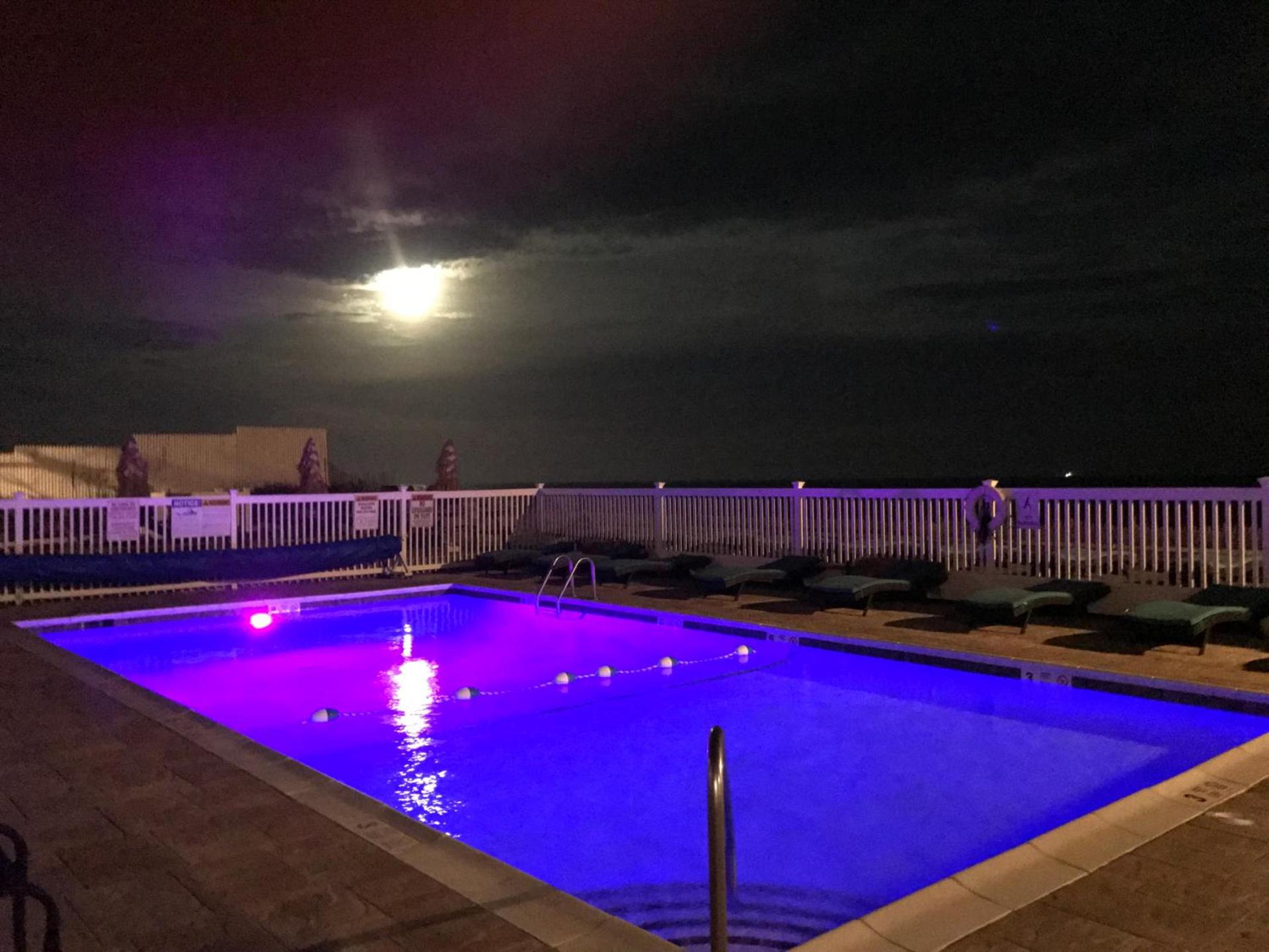 Ocean Surf Resort photo 58