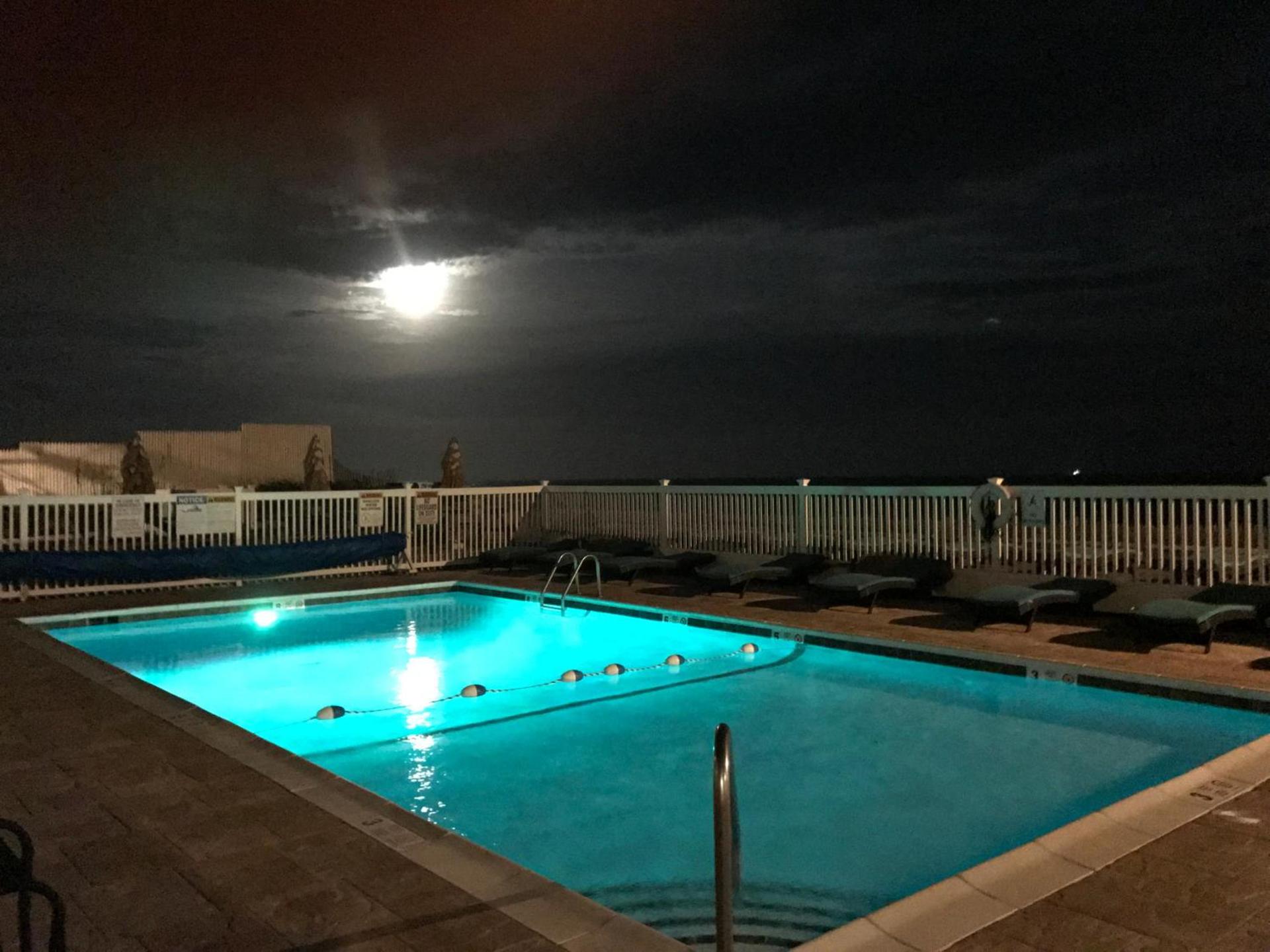 Ocean Surf Resort photo 55