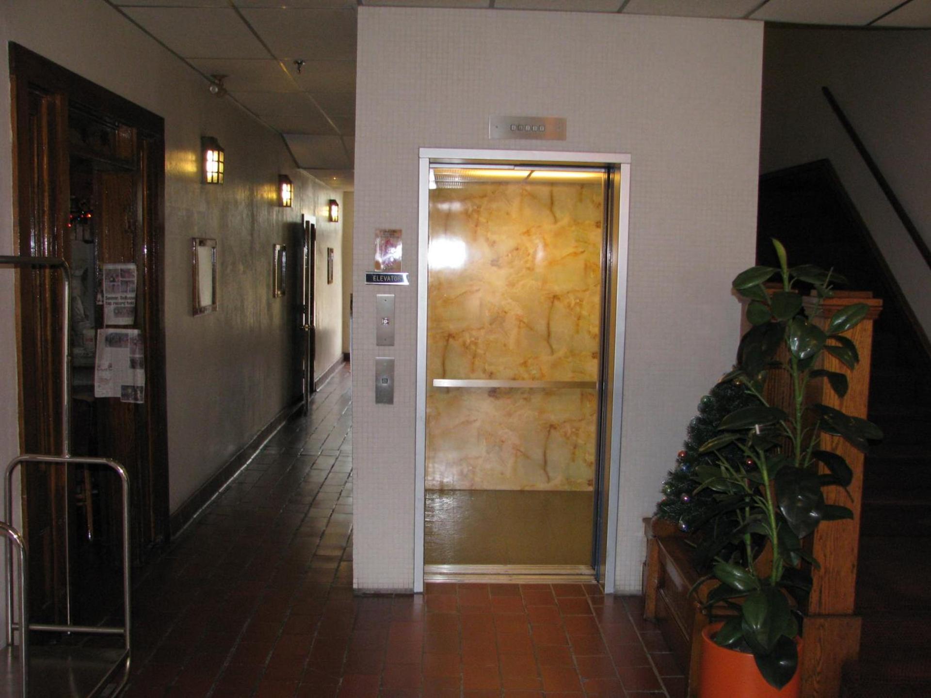 Old National Hotel photo 5