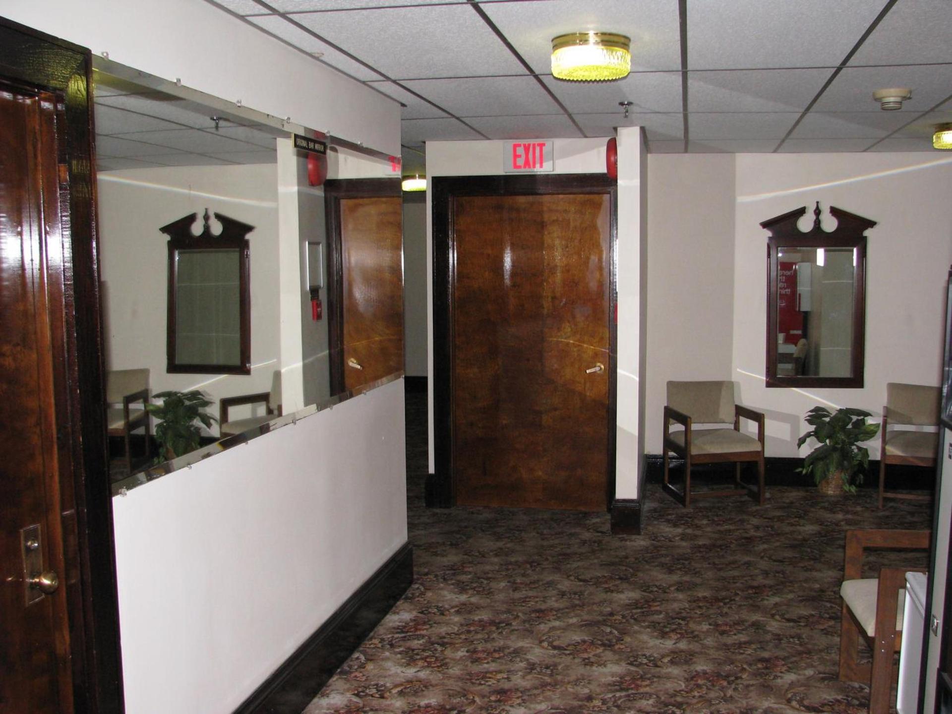 Old National Hotel photo 20