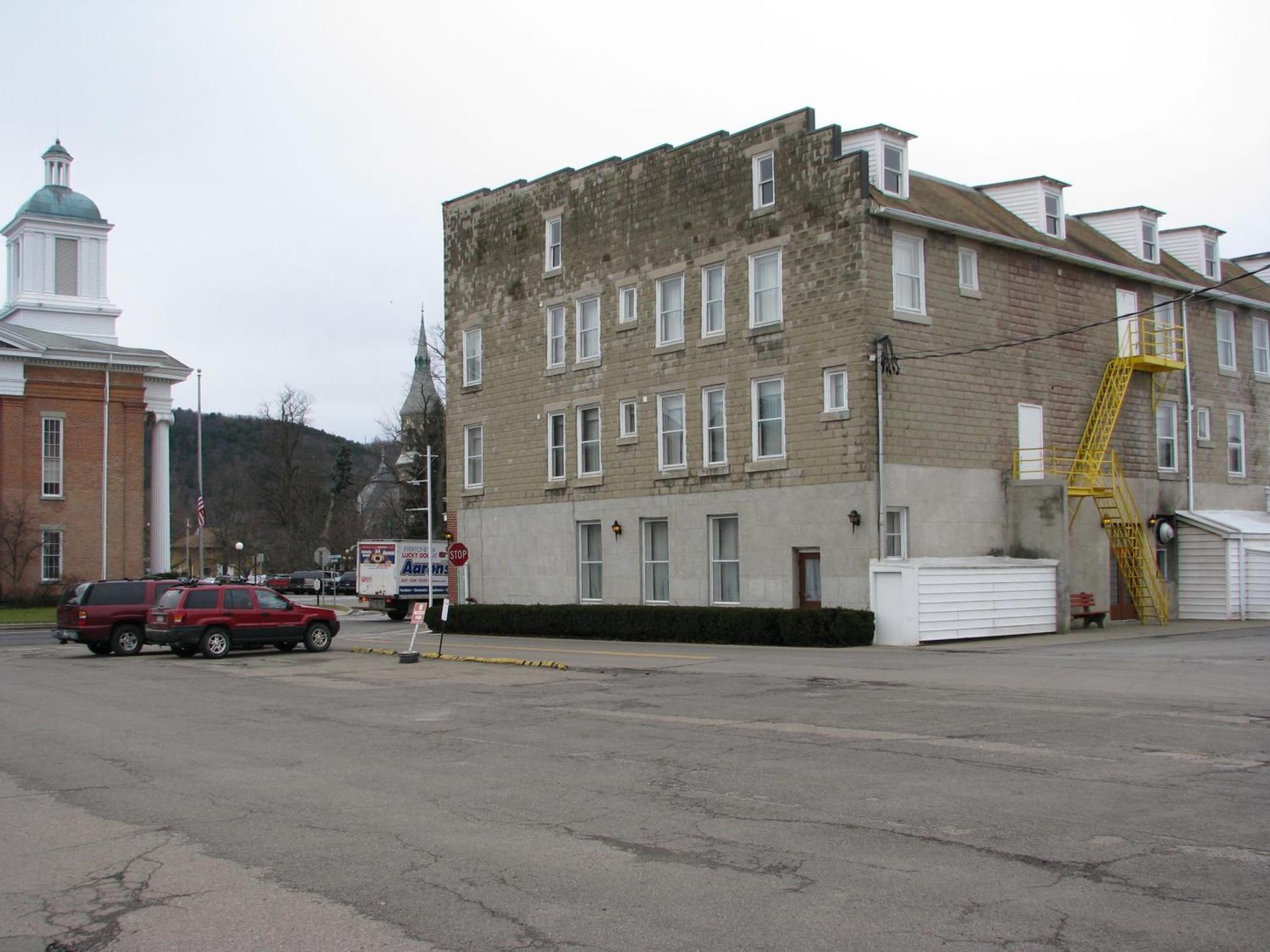 Old National Hotel photo 3