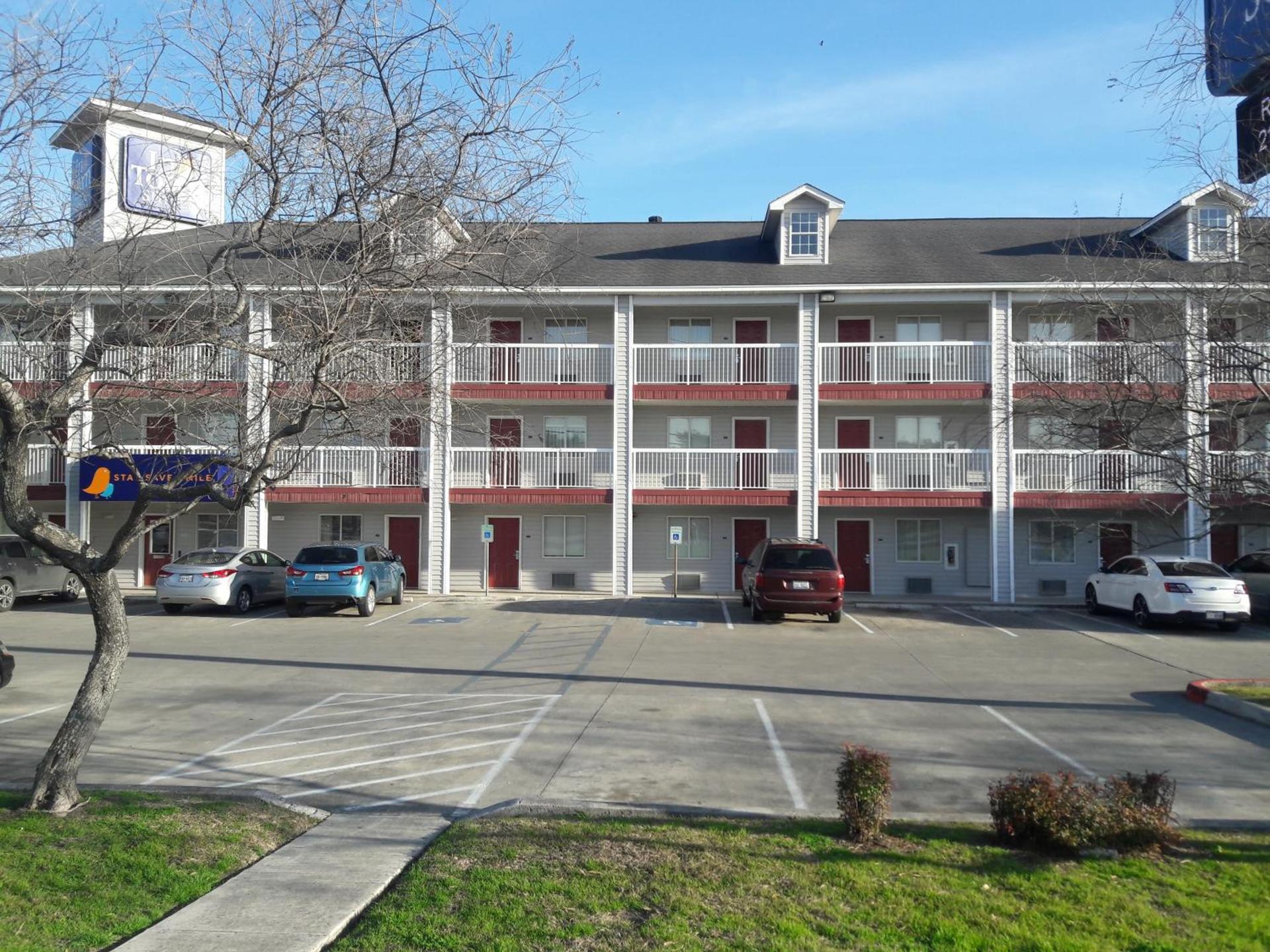 InTown Suites Extended Stay San Antonio TX - Nacogdoches Road photo 2