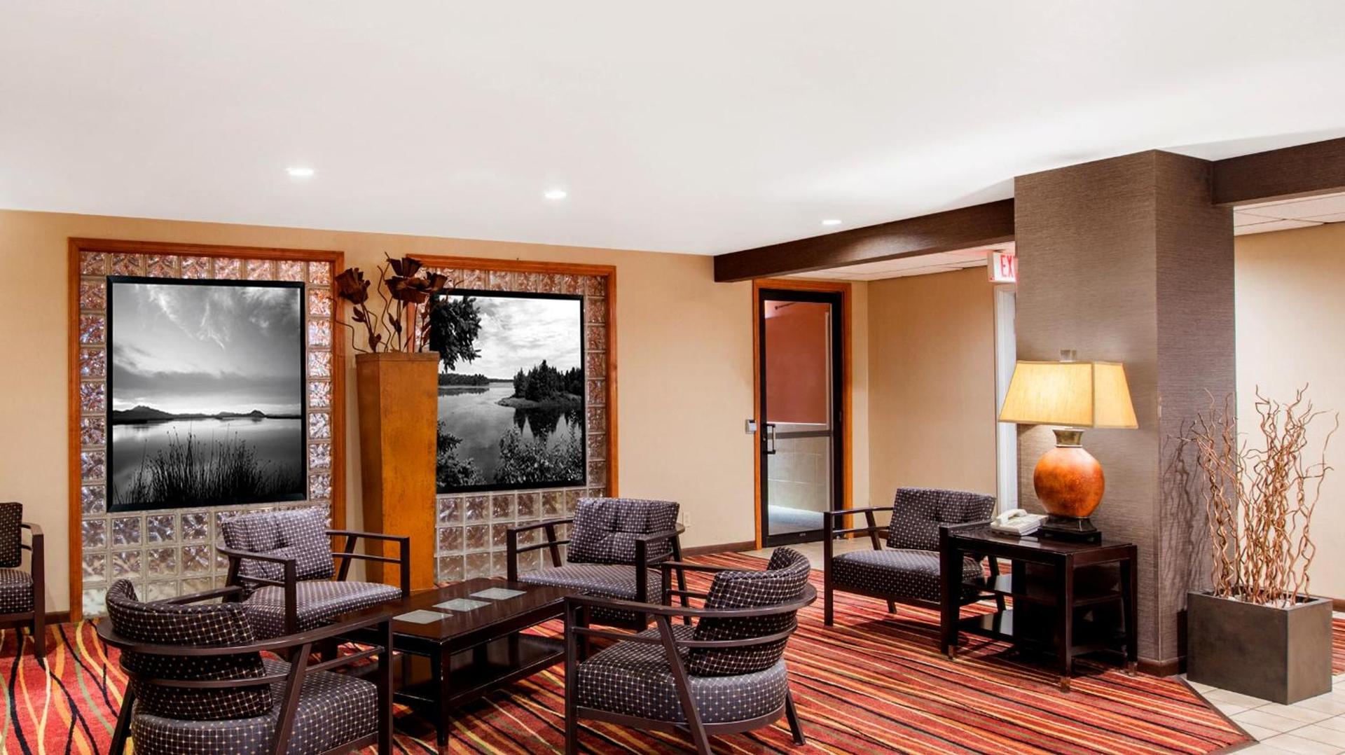Super 8 by Wyndham Brookings photo 22