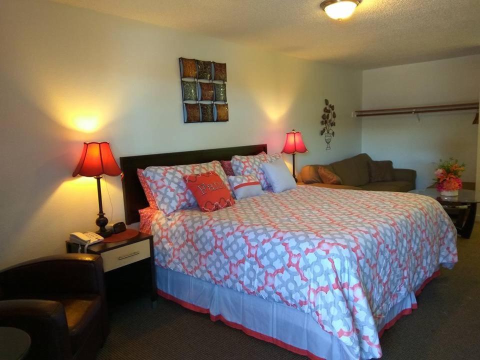 Motel West photo 64