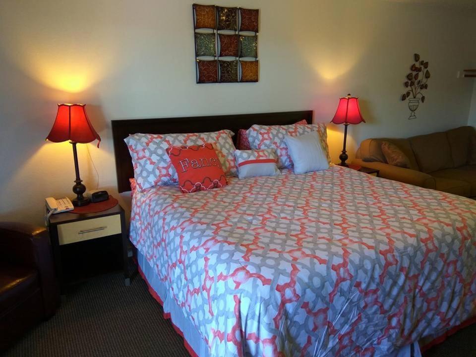 Motel West photo 65