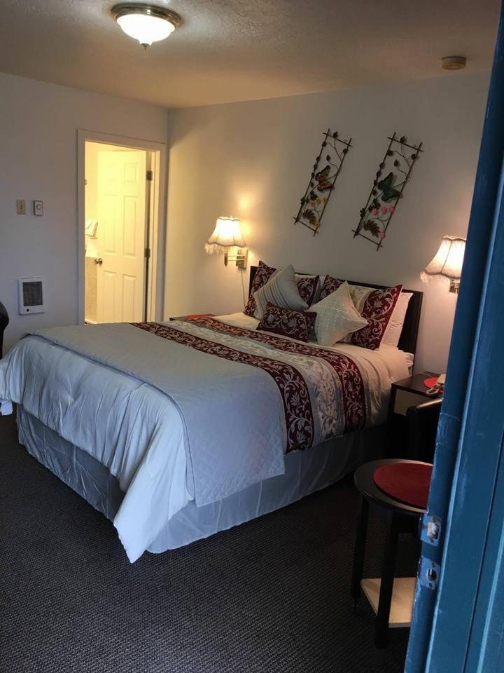 Motel West photo 76