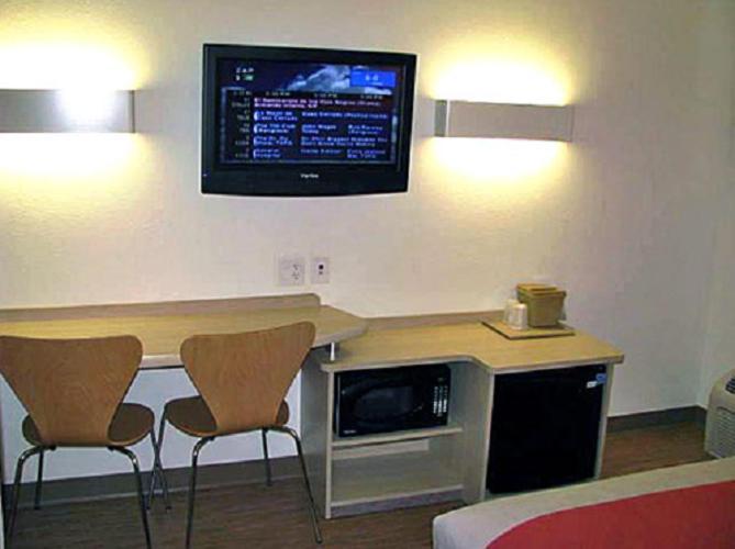 Motel 6-Marble Falls, TX photo 8
