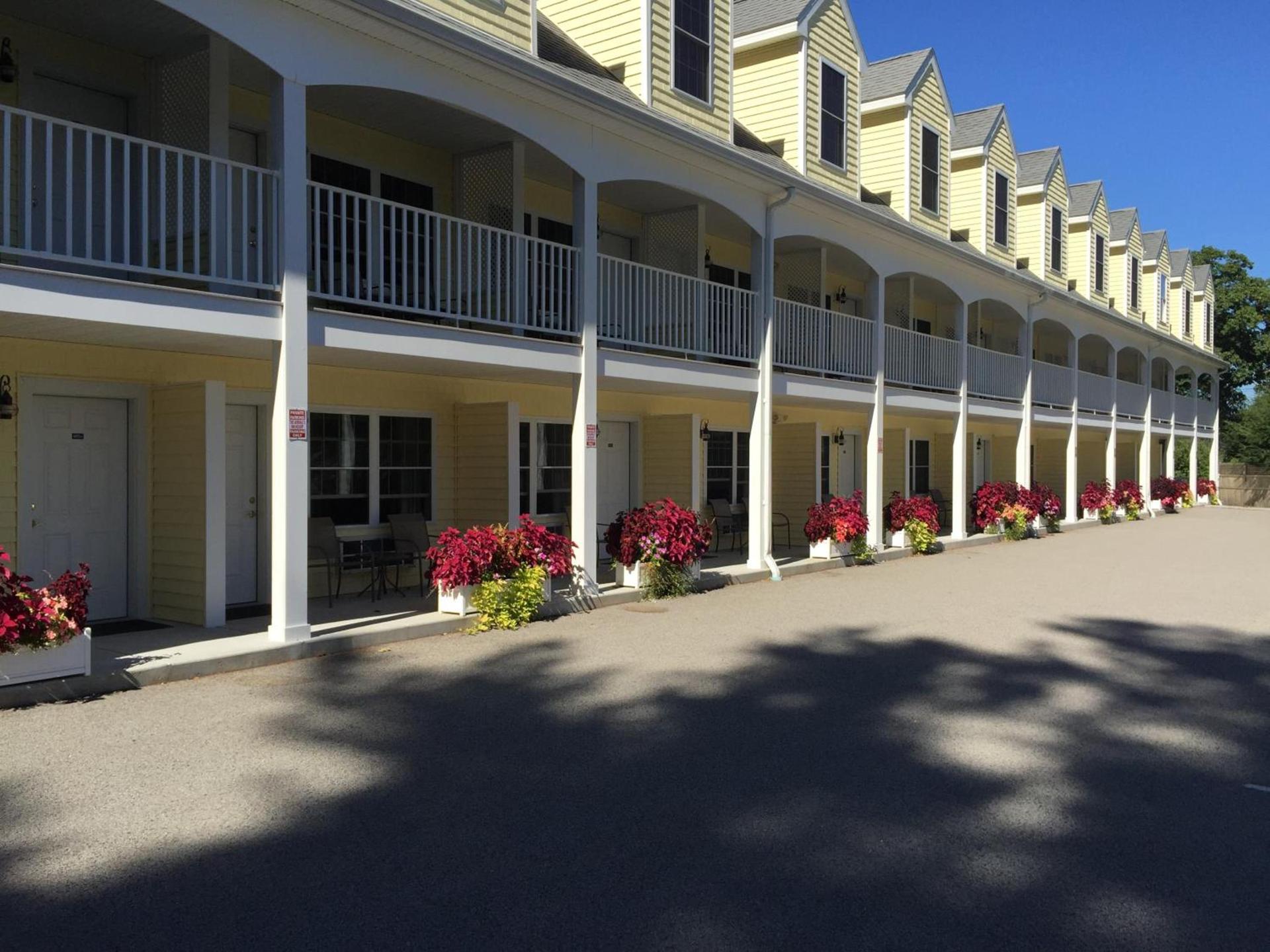 Admiral's Inn Resort photo 52