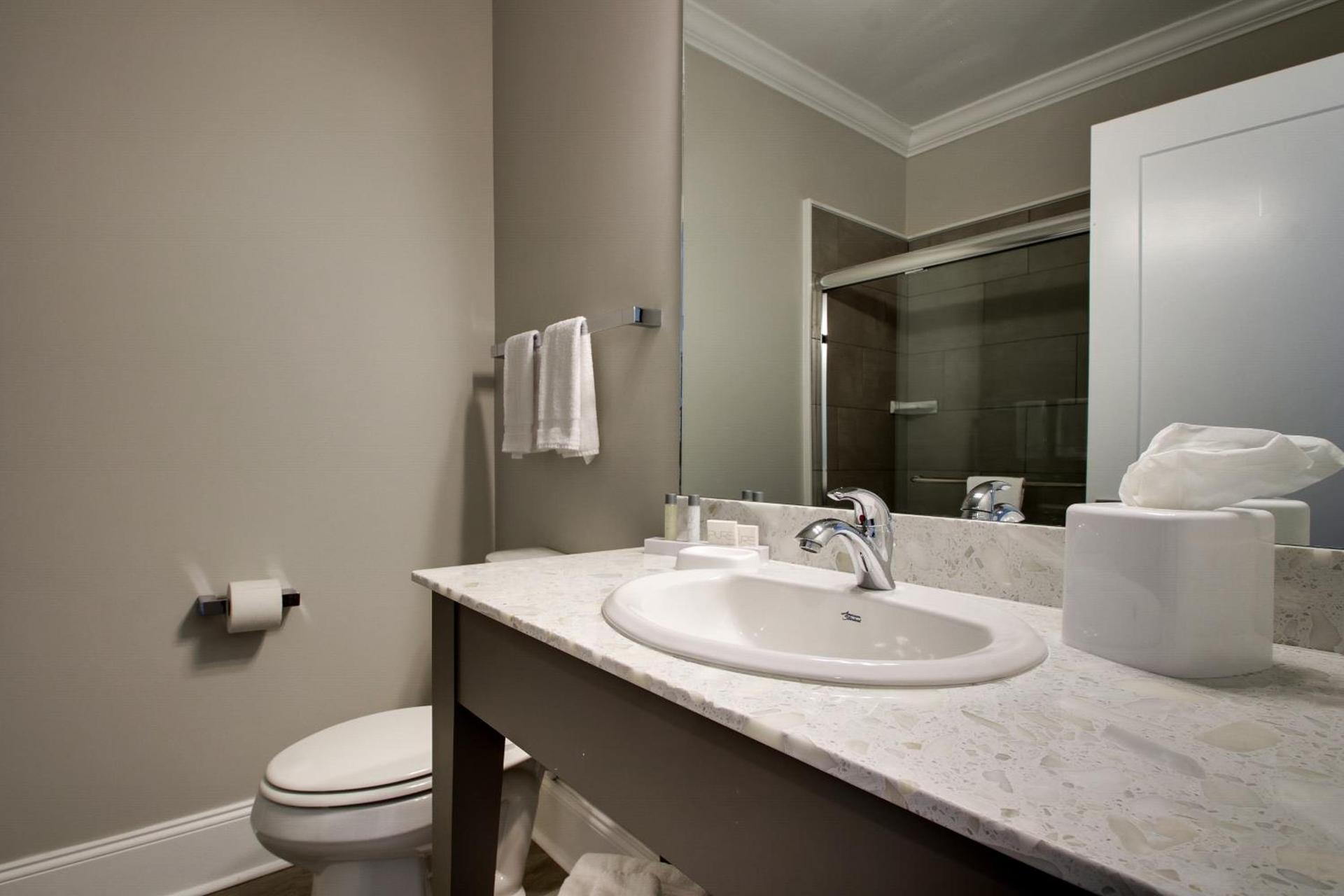 Islander Hotel & Resort photo 15