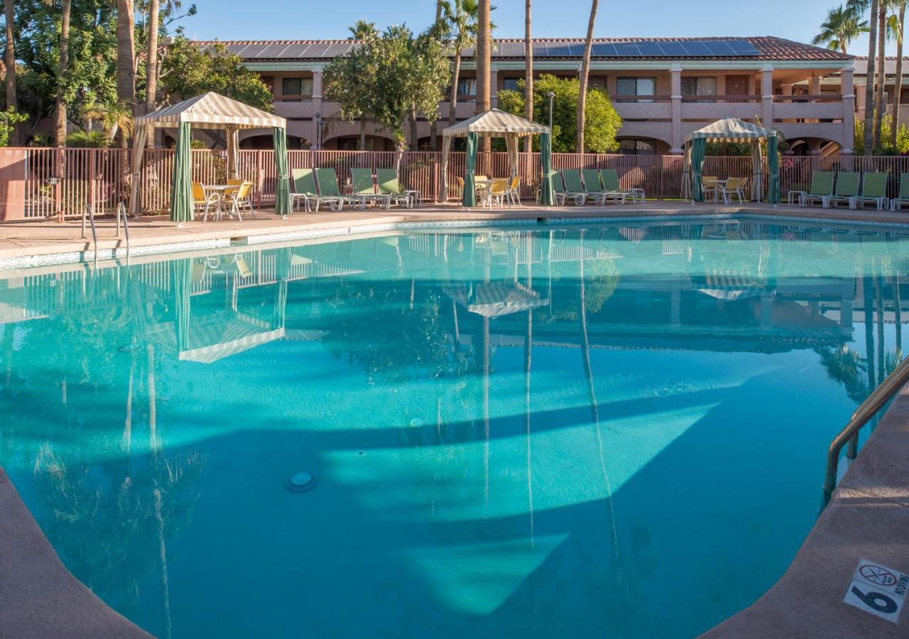 La Fuente Inn & Suites photo 5