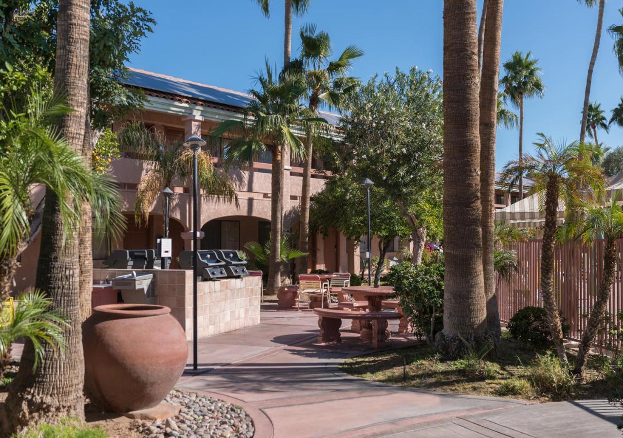 La Fuente Inn & Suites photo 6