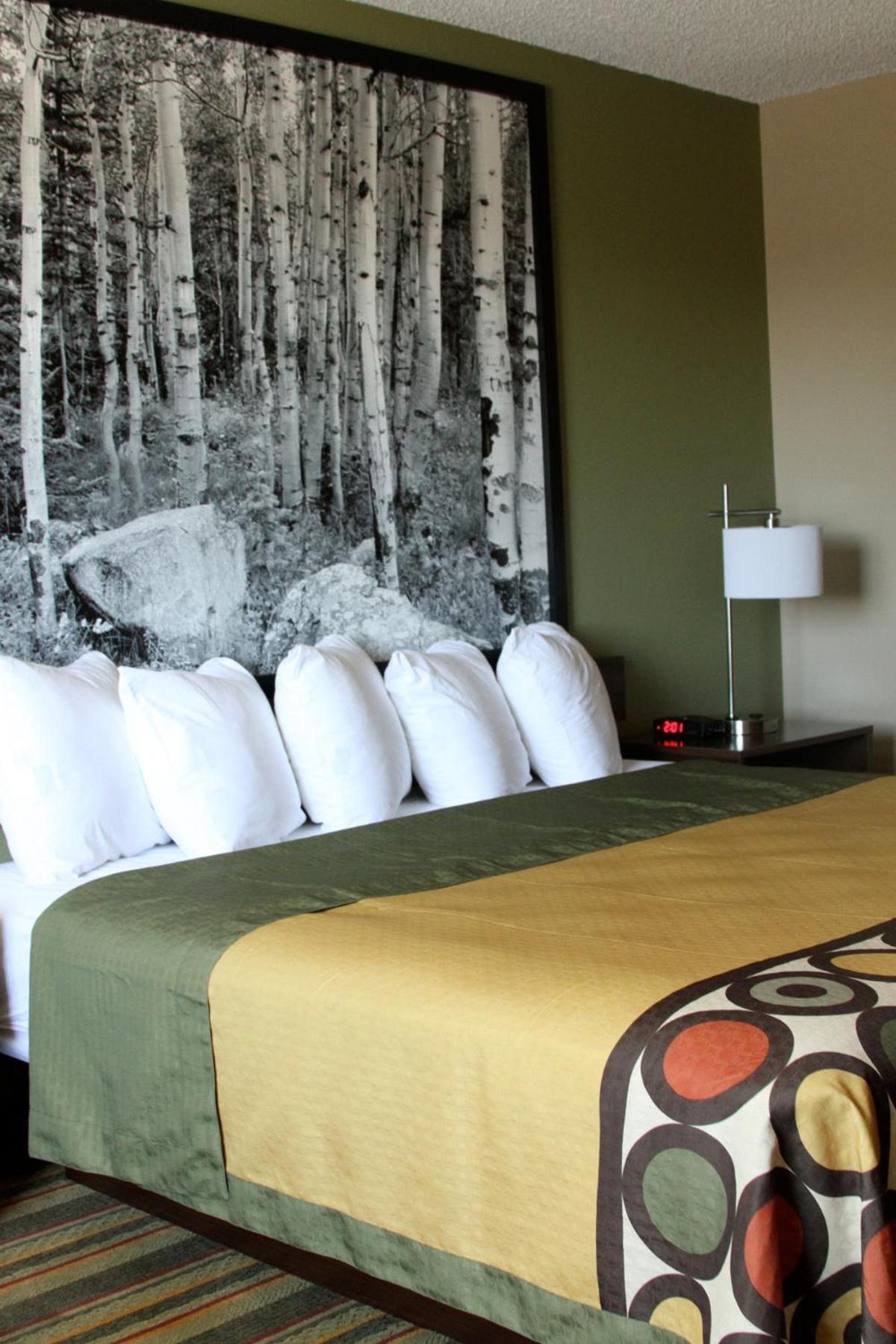 Super 8 by Wyndham Montrose photo 26