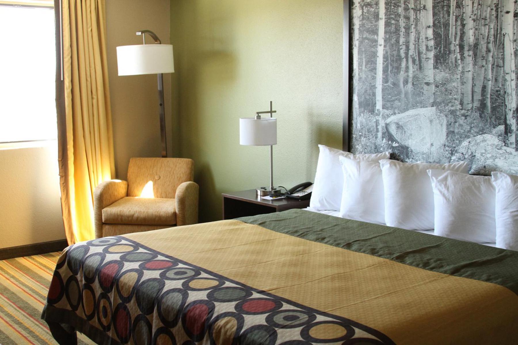 Super 8 by Wyndham Montrose photo 27