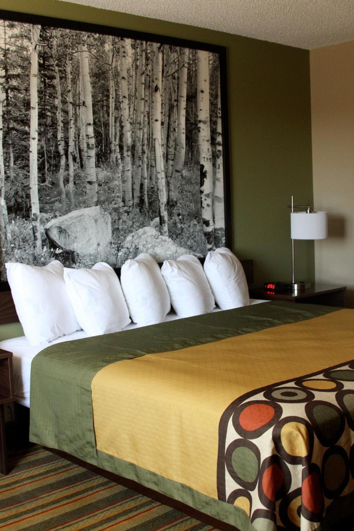 Super 8 by Wyndham Montrose photo 30