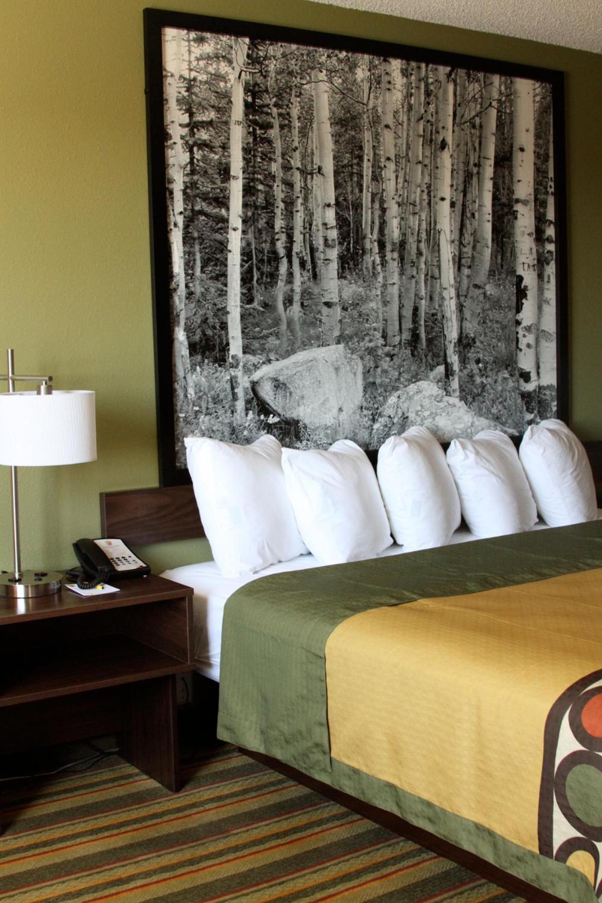 Super 8 by Wyndham Montrose photo 31