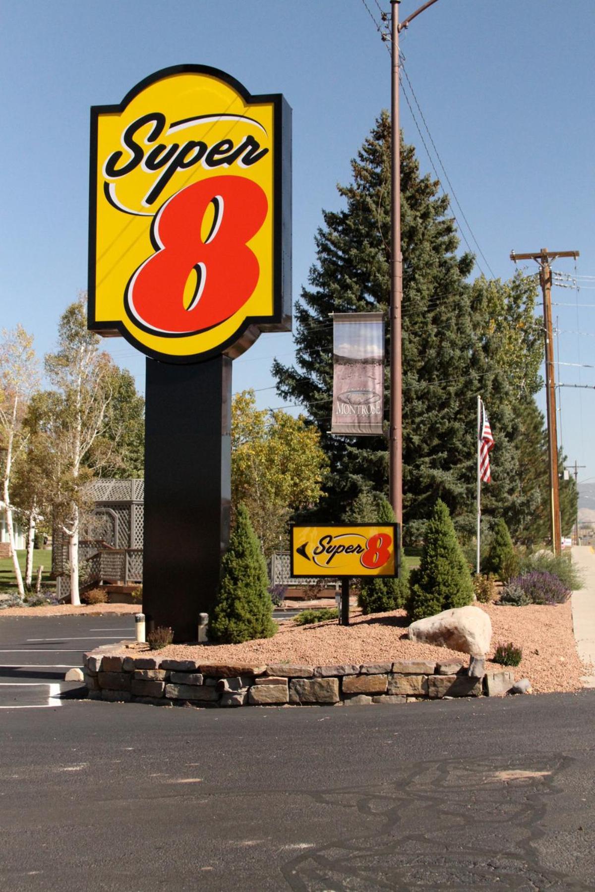 Super 8 by Wyndham Montrose photo 35