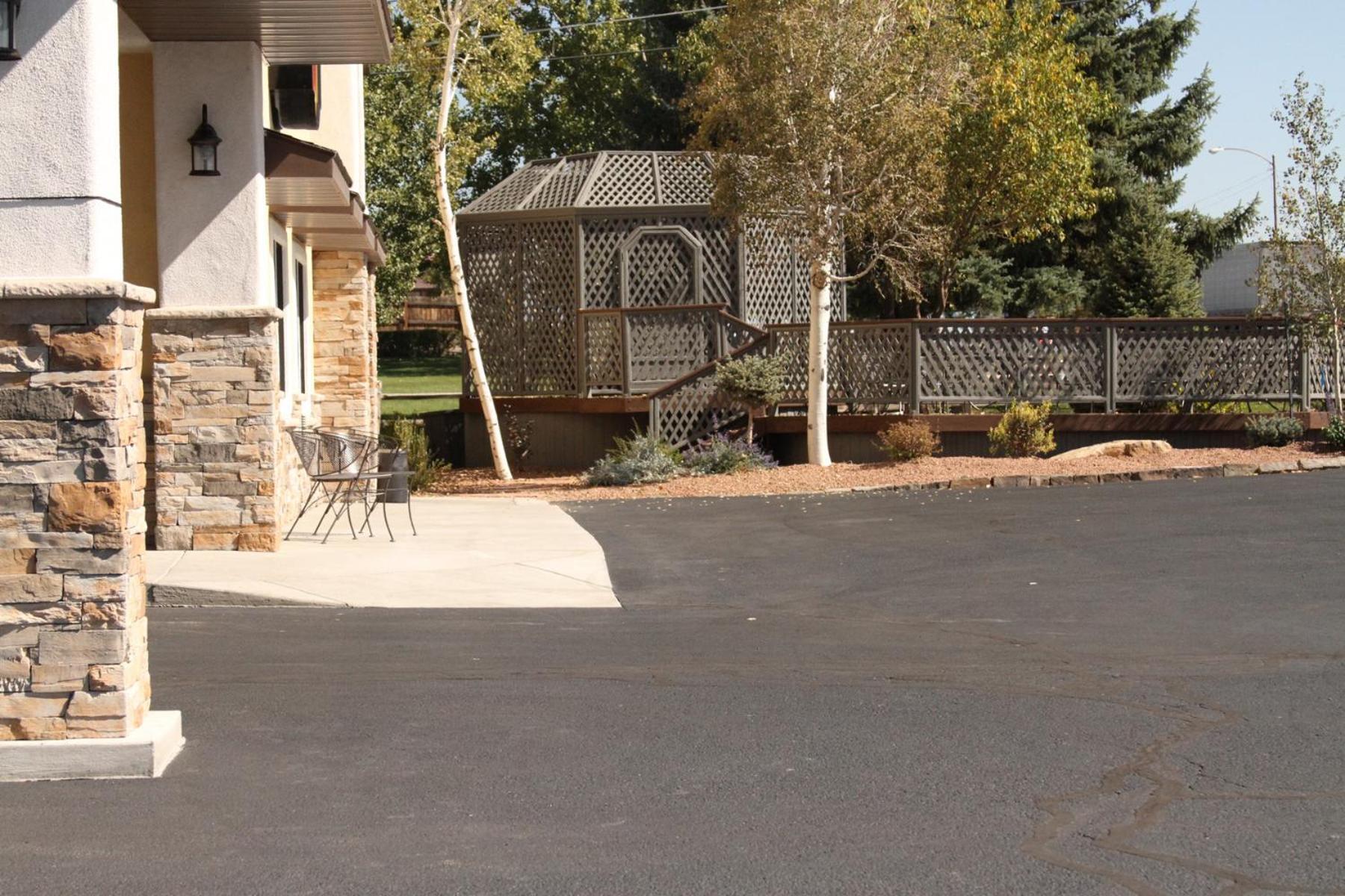 Super 8 by Wyndham Montrose photo 36