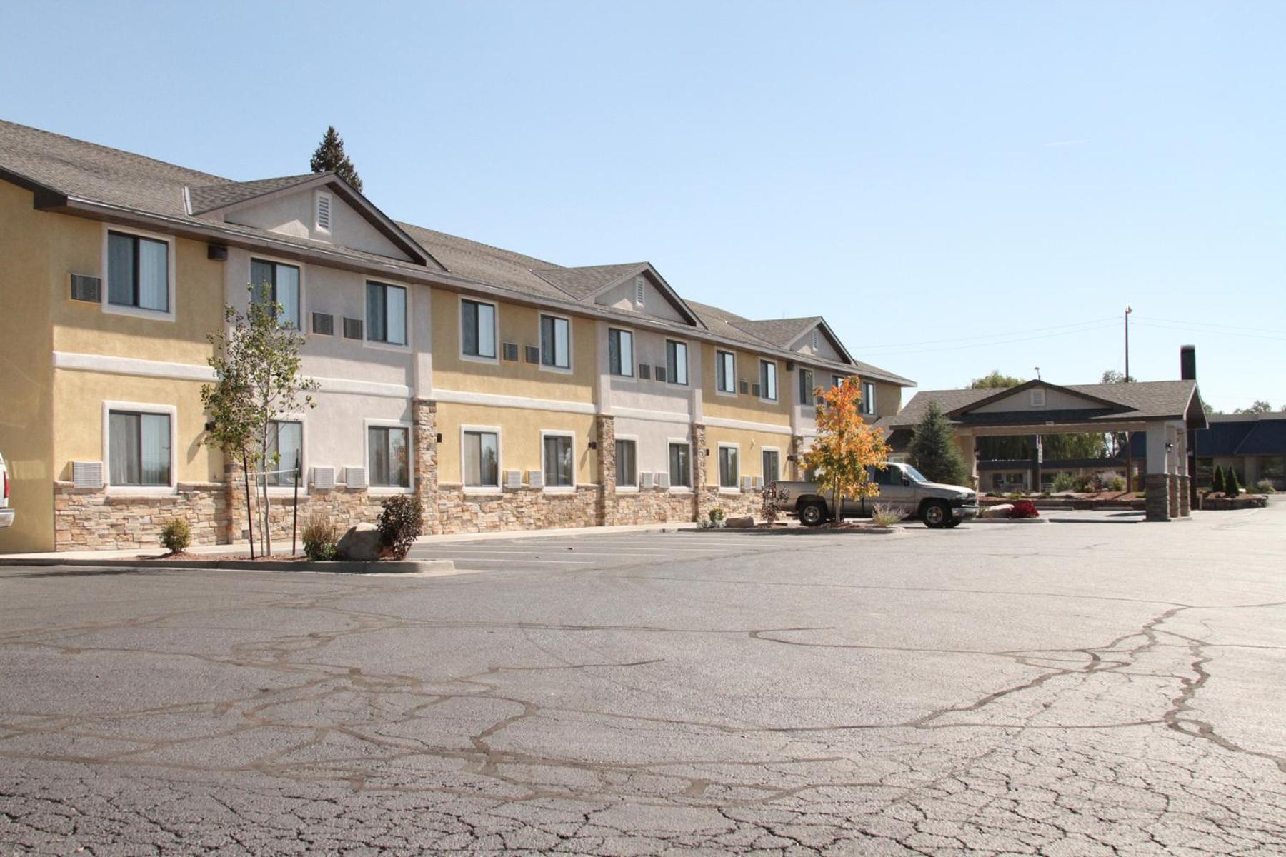 Super 8 by Wyndham Montrose photo 17
