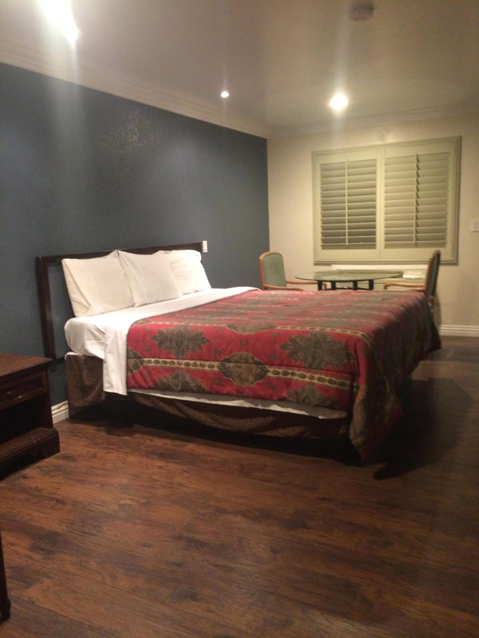 Royal Inn photo 11