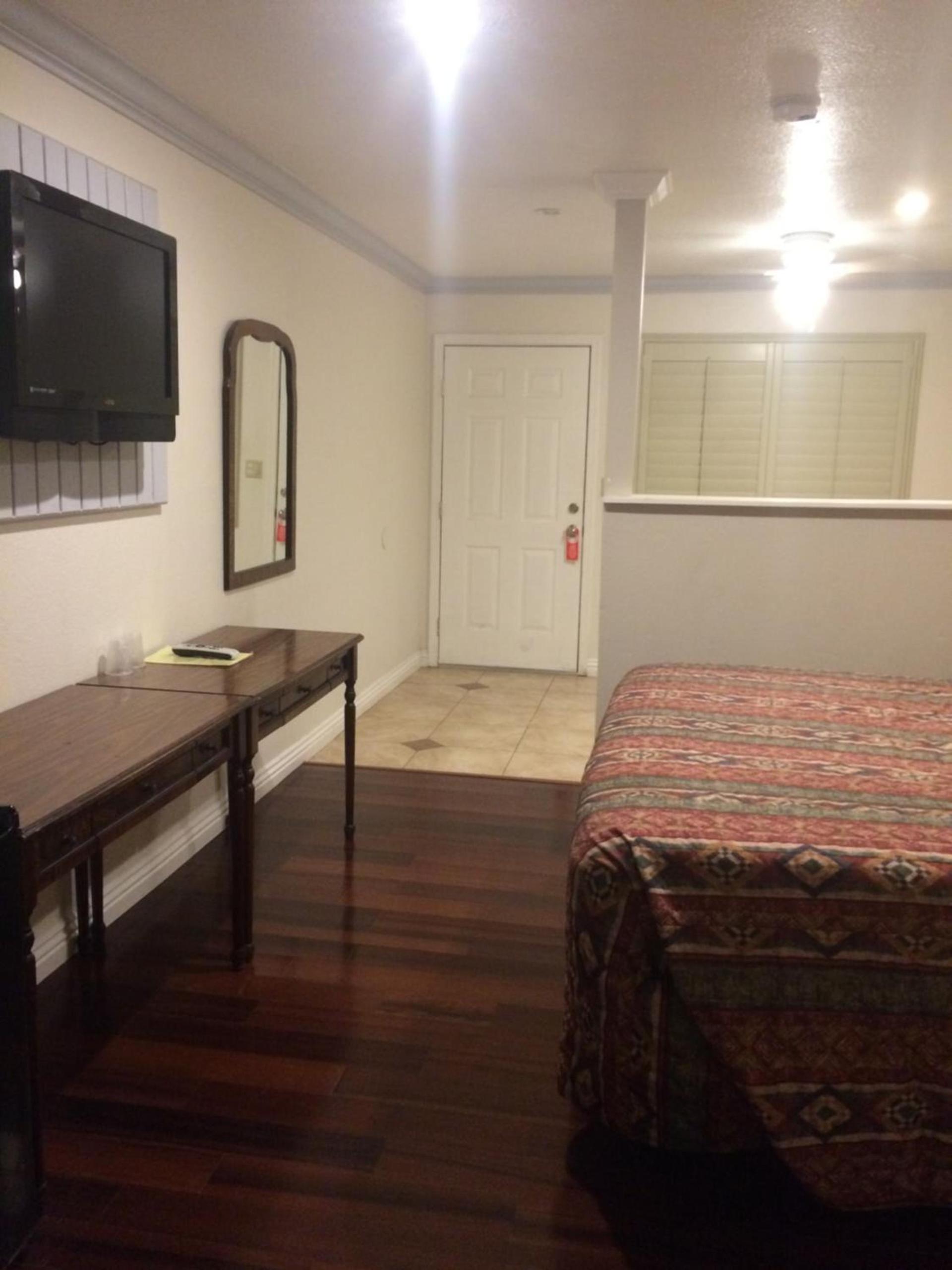 Royal Inn photo 5