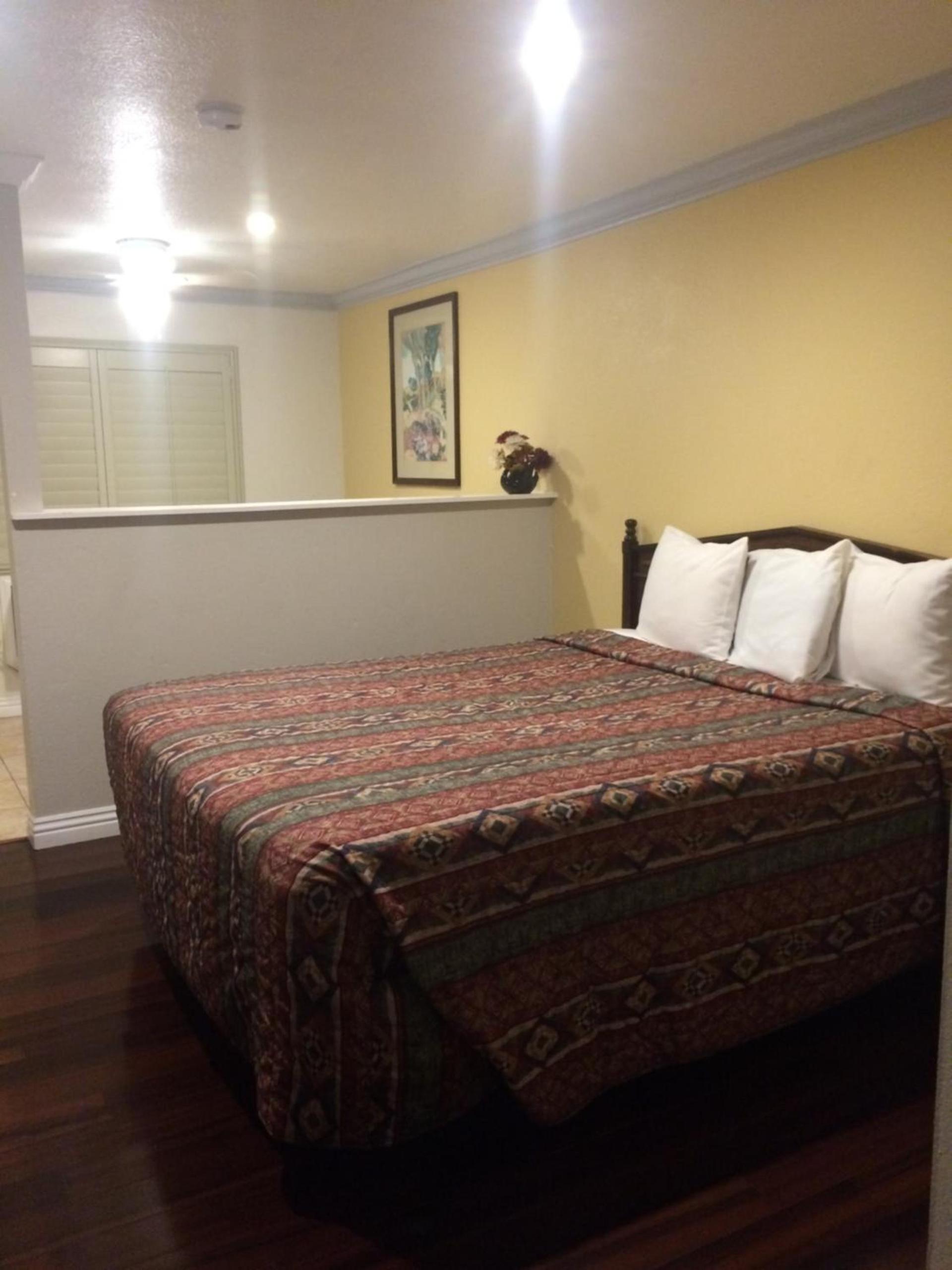 Royal Inn photo 6