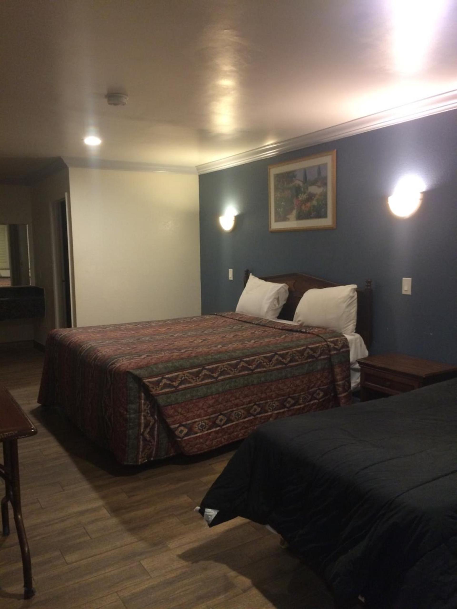 Royal Inn photo 8