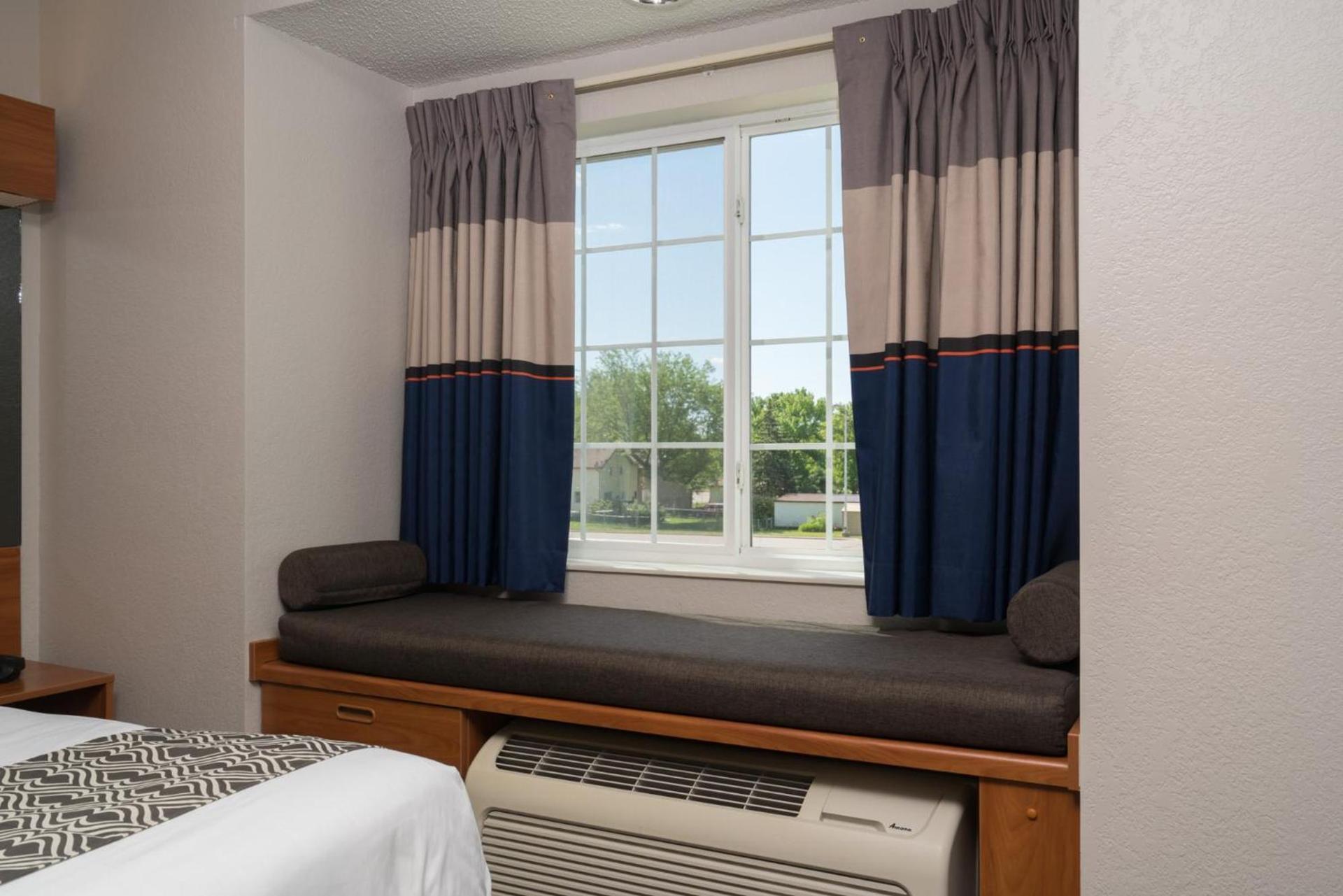 Microtel Inn & Suites by Wyndham Springfield photo 11