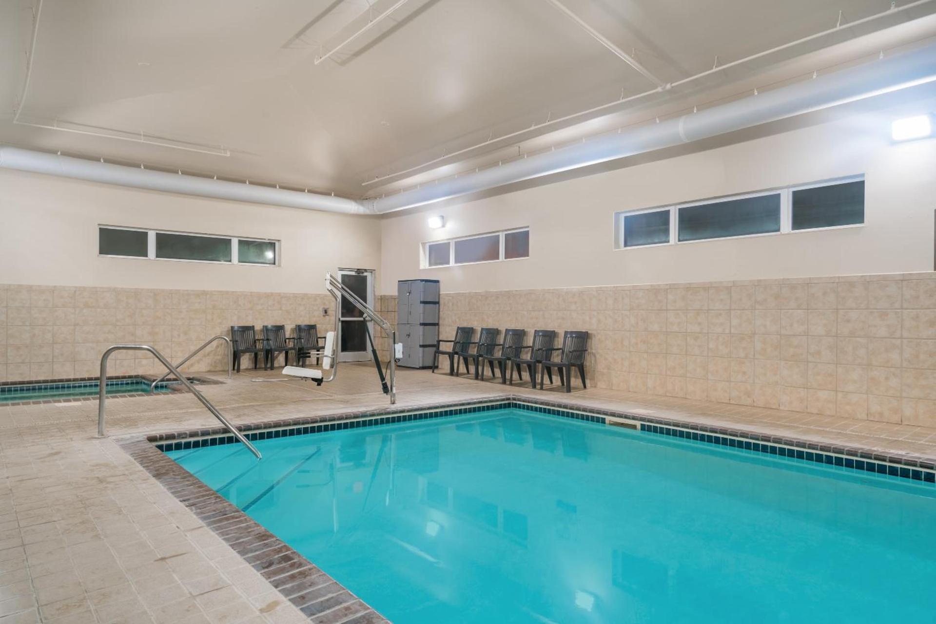 Microtel Inn & Suites by Wyndham Springfield photo 17