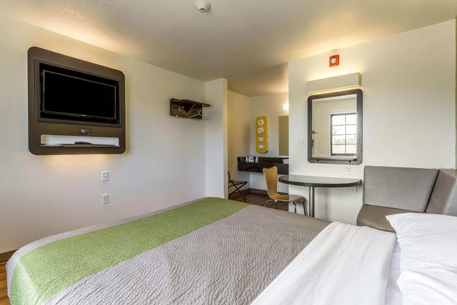 Motel 6-El Paso, TX - East photo 6