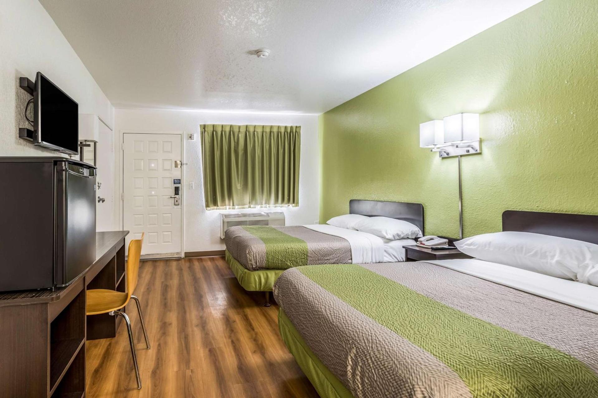 Motel 6-El Paso, TX - East photo 11