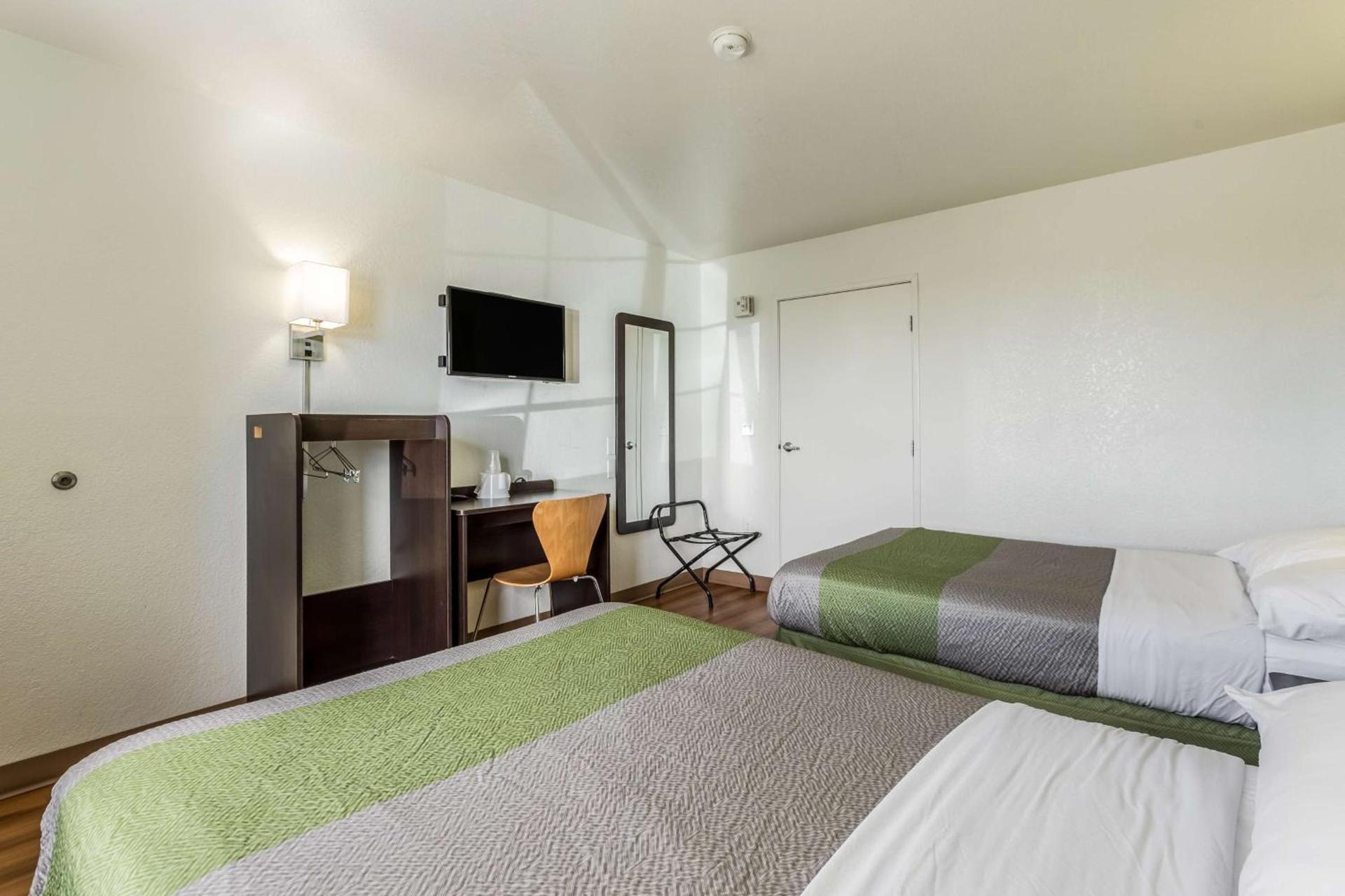 Motel 6-El Paso, TX - East photo 15