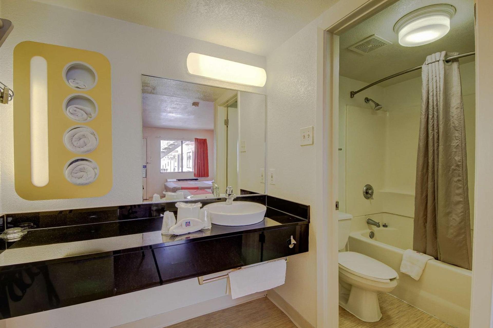 Motel 6-San Antonio, TX - Fort Sam Houston photo 8