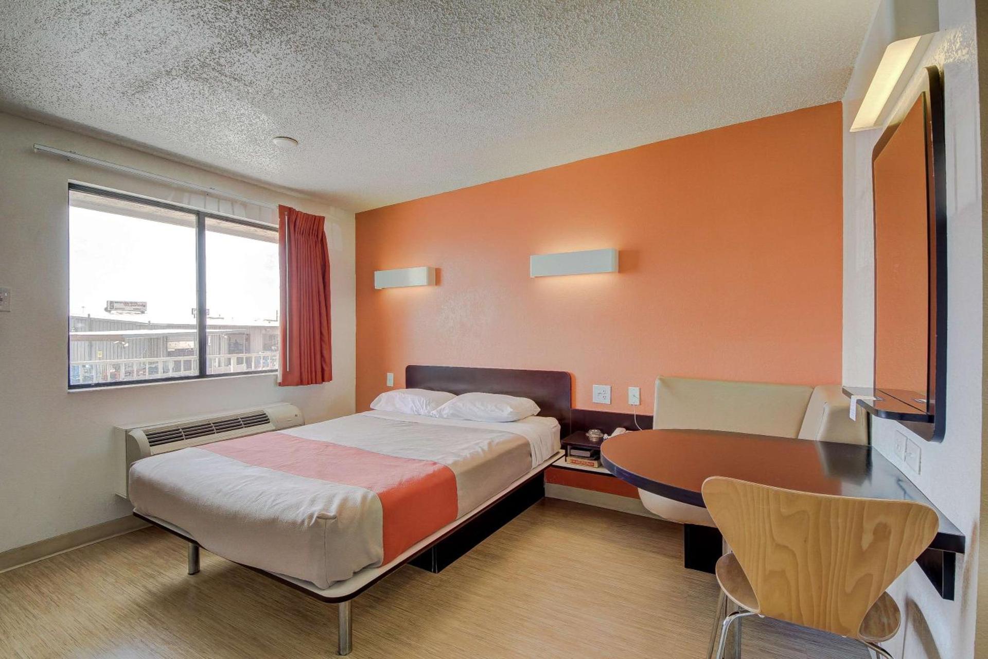 Motel 6-San Antonio, TX - Fort Sam Houston photo 5