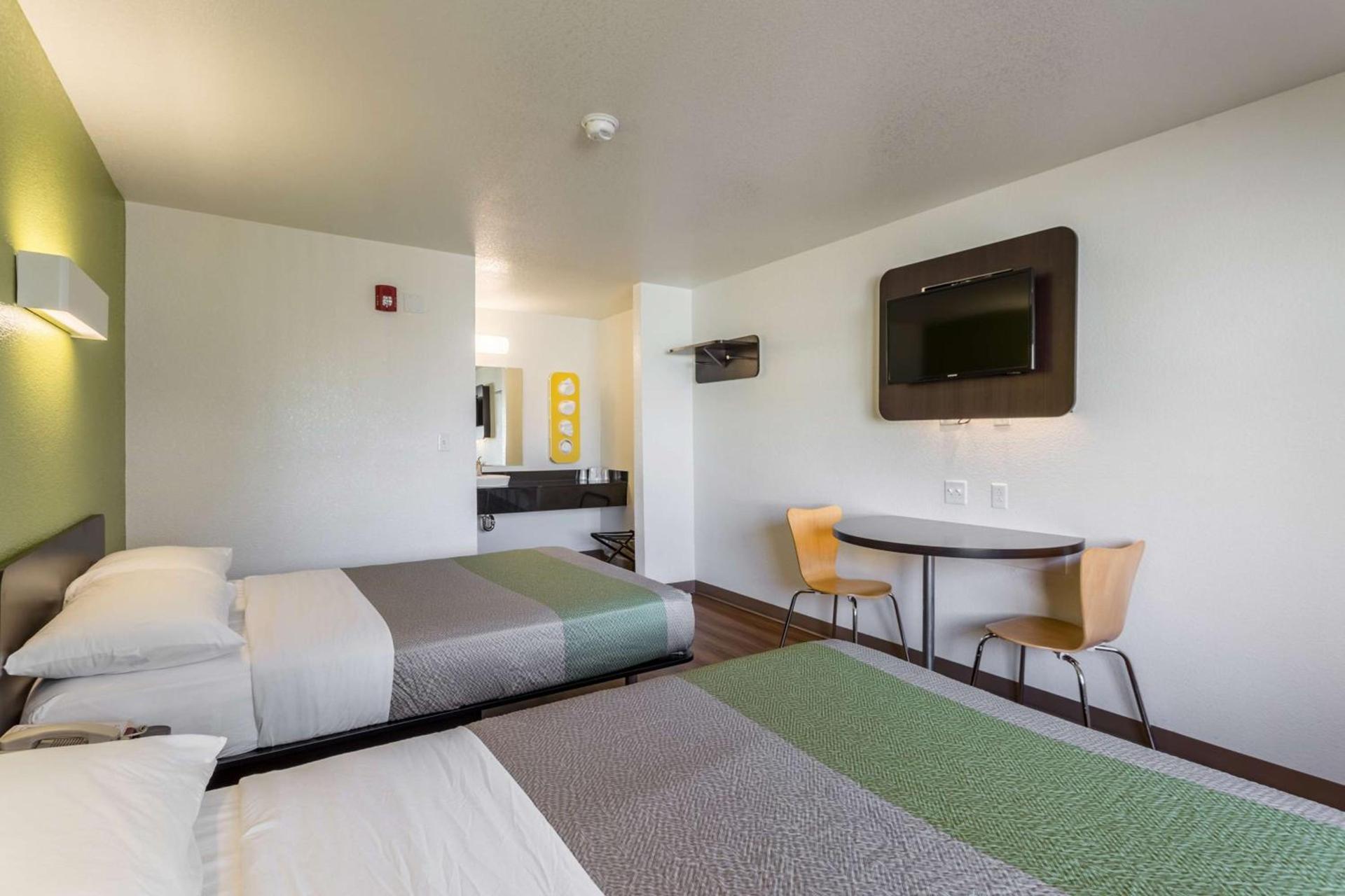 Motel 6-El Paso, TX - East photo 17