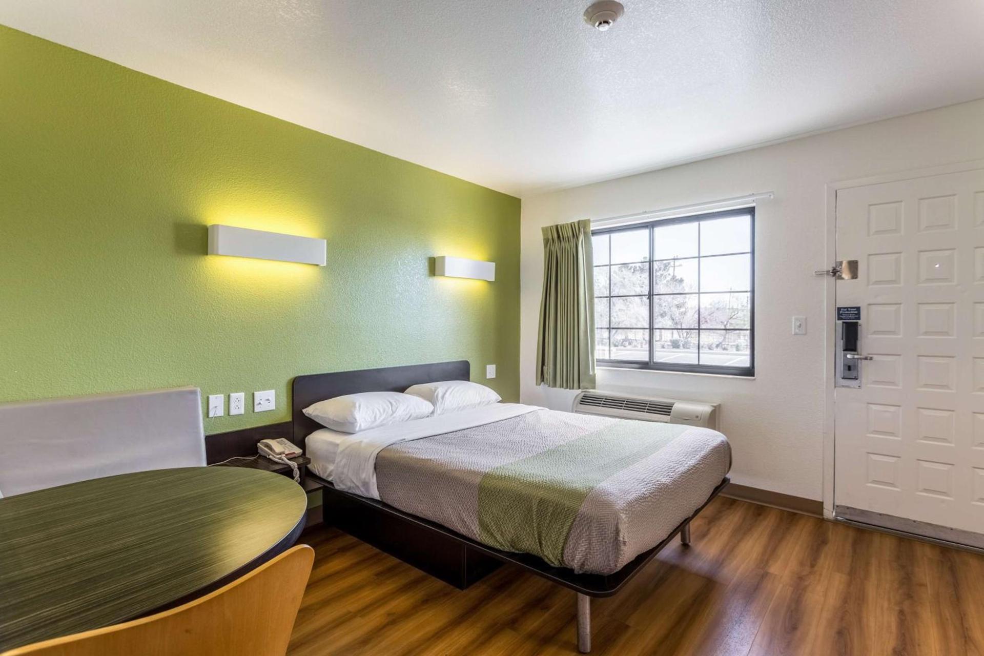 Motel 6-El Paso, TX - East photo 5