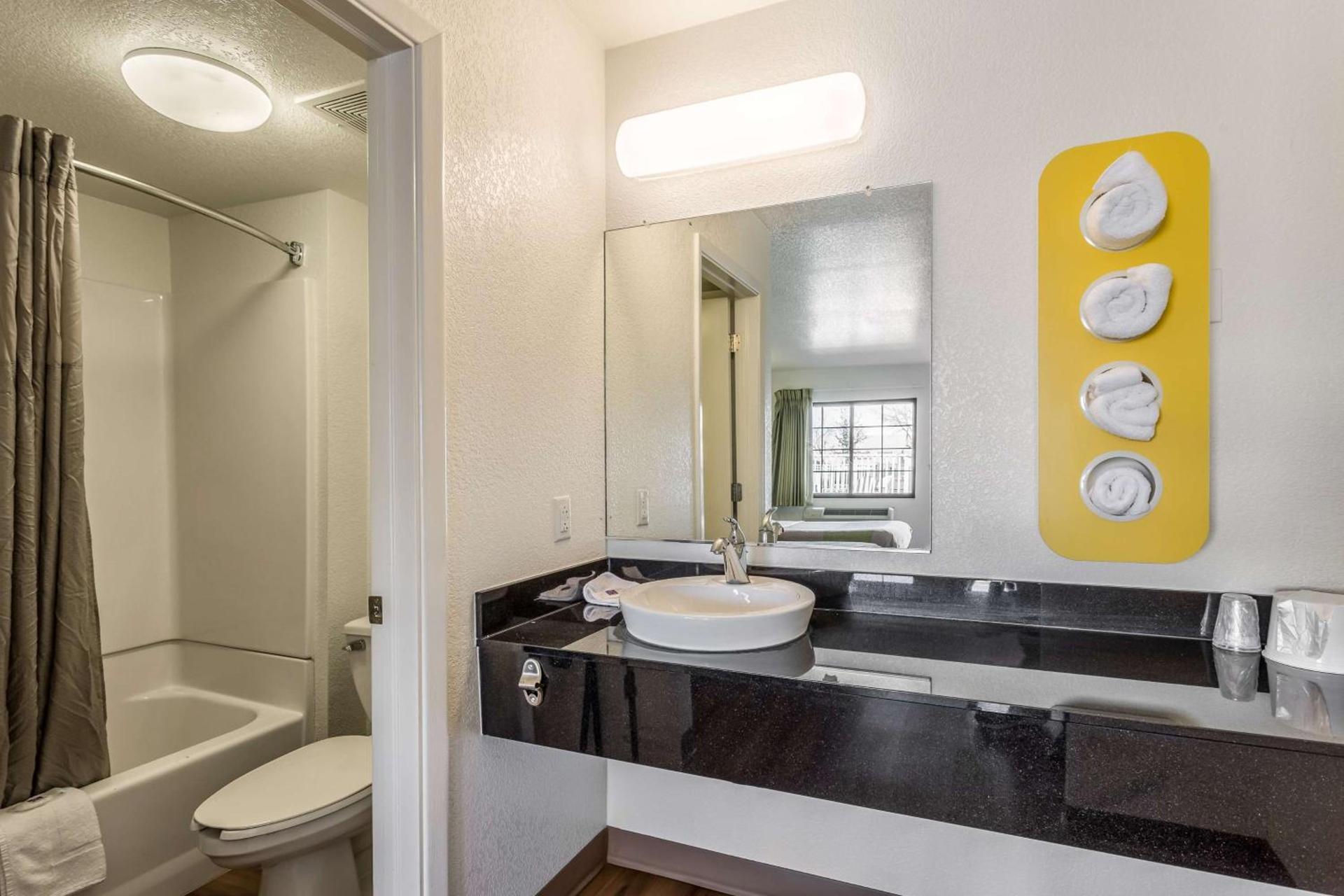 Motel 6-El Paso, TX - East photo 21