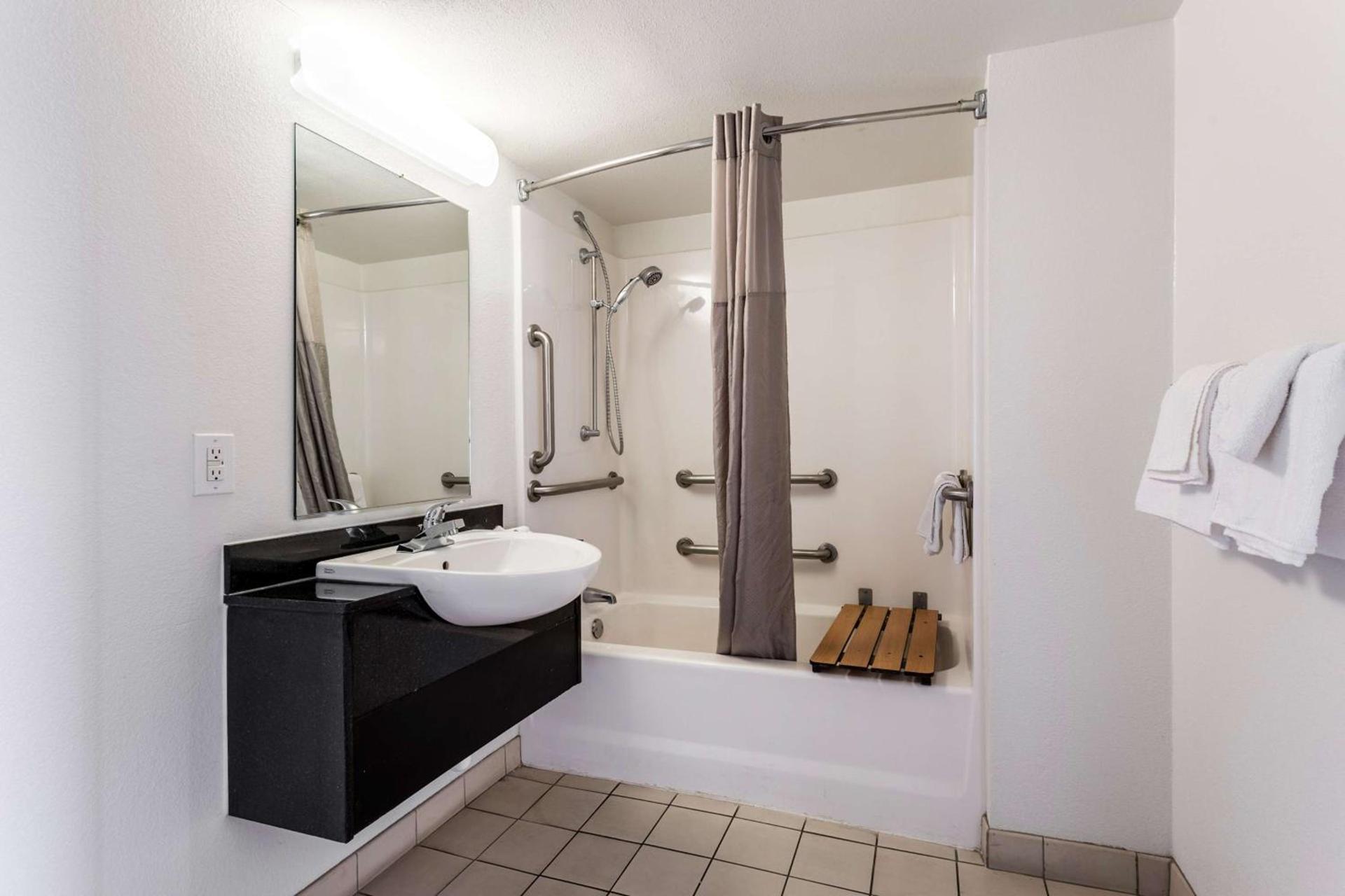 Motel 6-El Paso, TX - East photo 22