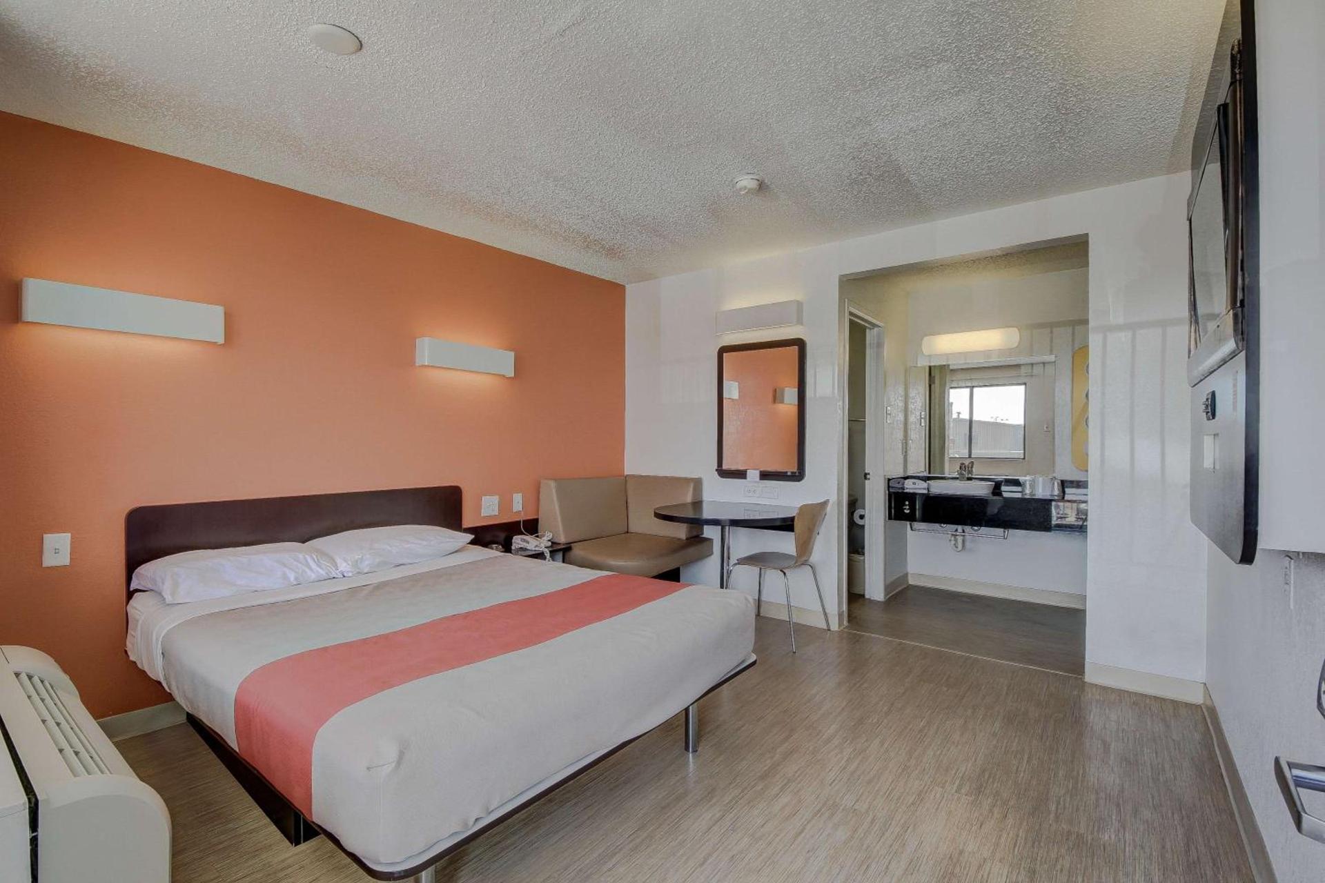 Motel 6-San Antonio, TX - Fort Sam Houston photo 3