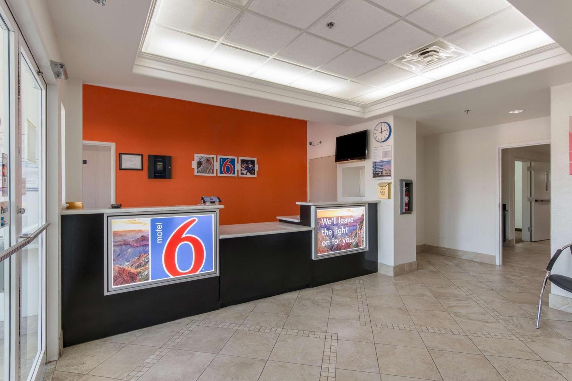 Motel 6-San Antonio, TX - Downtown - Alamo Dome photo 24