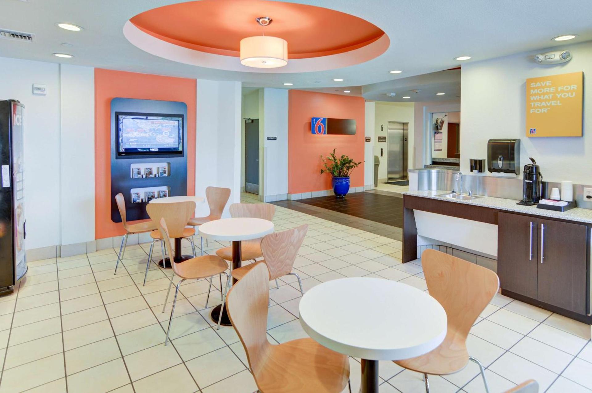 Motel 6-Roanoke, TX - Northlake - Speedway photo 22