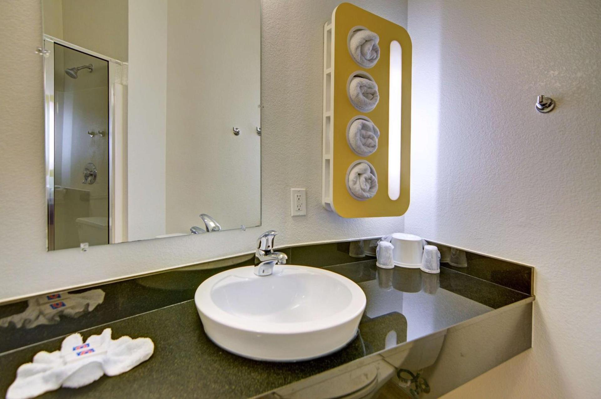 Motel 6-Roanoke, TX - Northlake - Speedway photo 14
