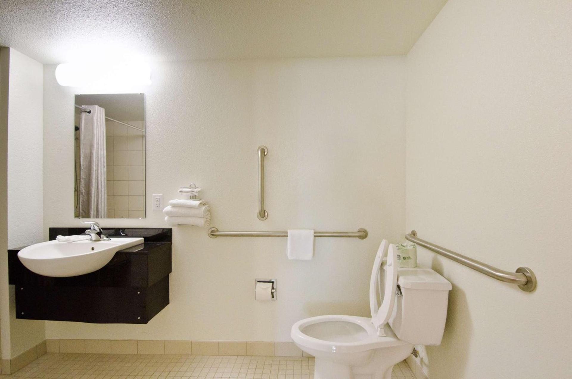 Motel 6-Frederick, MD - Fort Detrick photo 15
