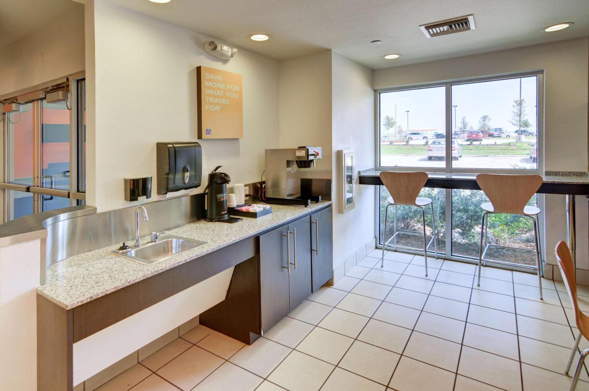 Motel 6-Roanoke, TX - Northlake - Speedway photo 20