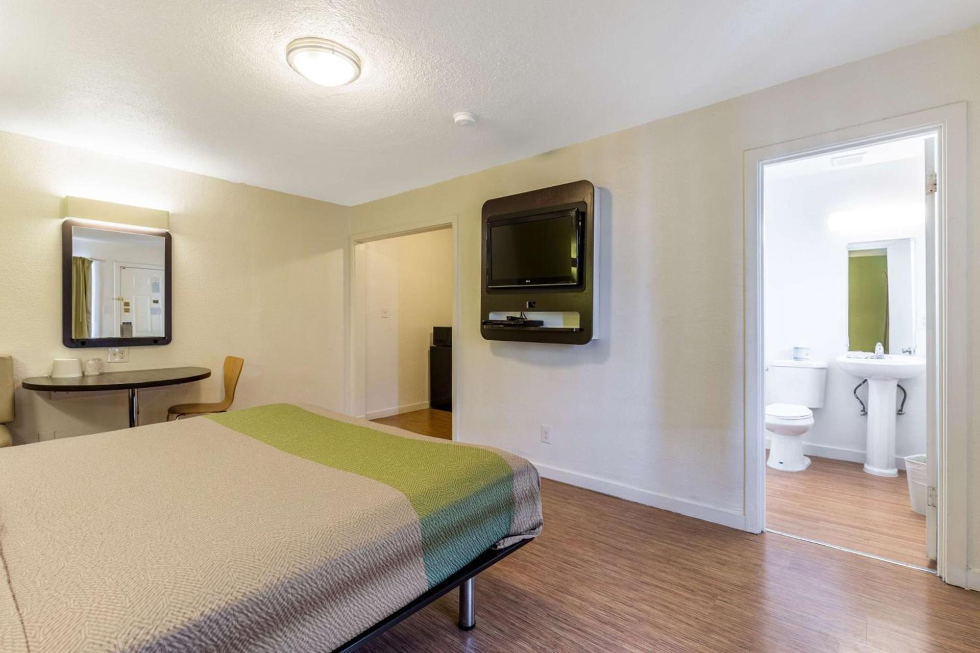 Motel 6 San Rafael, CA photo 9