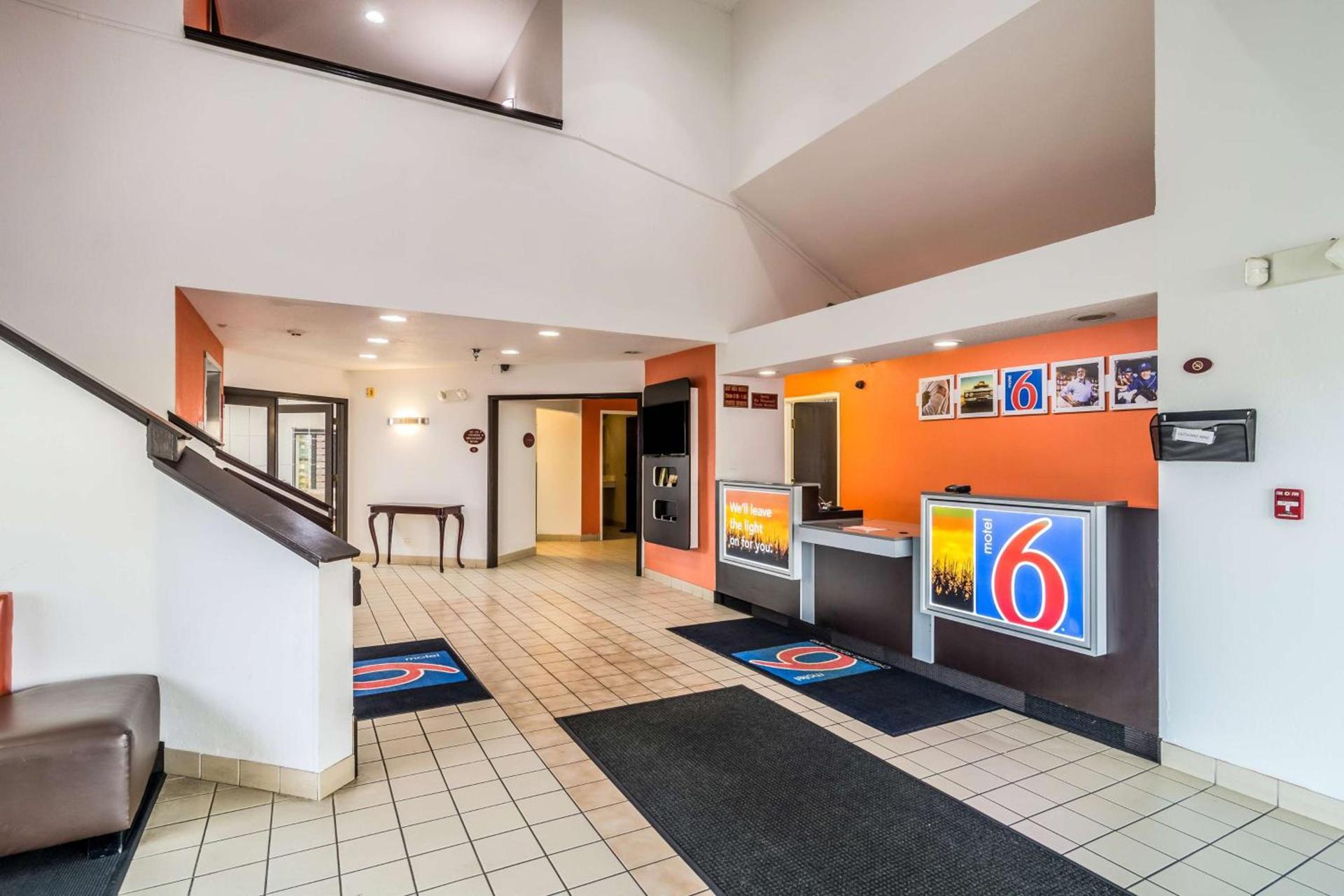 Motel 6-Harvey, IL photo 25